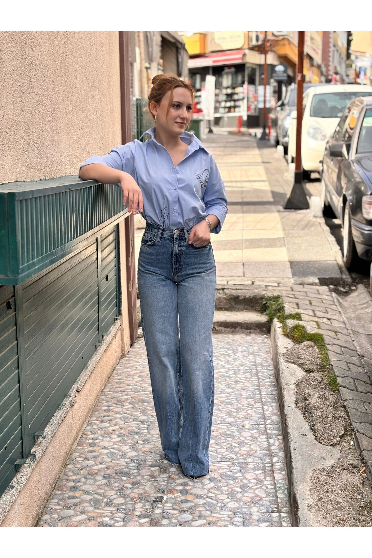 Butik mavi renk kuş desenli gömlek