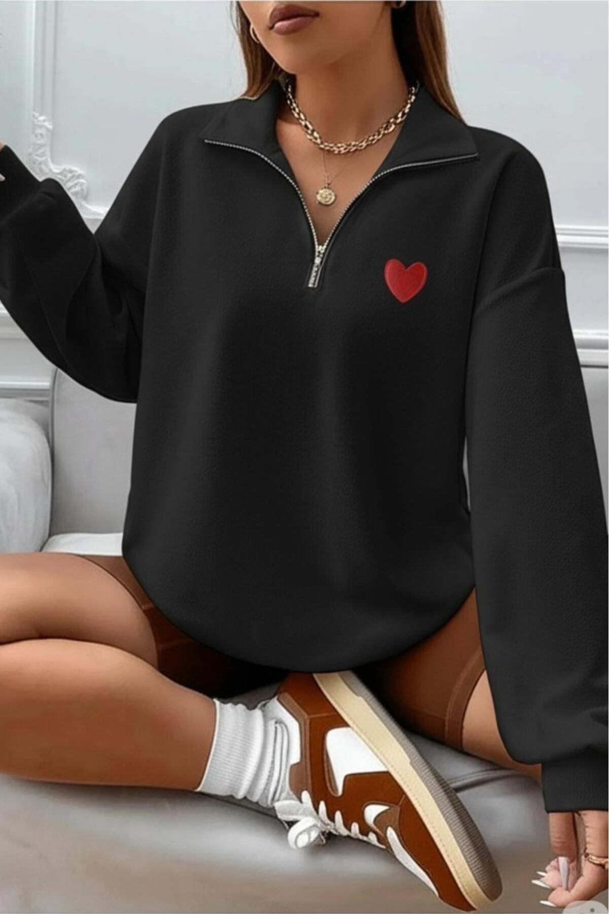 NO 601 Kadın Yarım Fermuarlı Dik Yaka Kırmızı Kalp Baskılı Sweatshirt