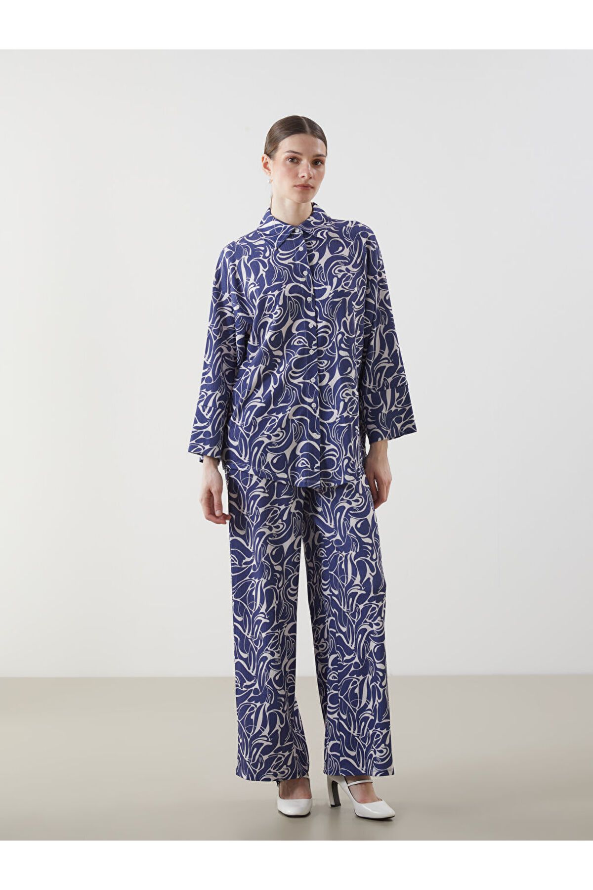 LC Waikiki LCW Modest Lacivert Beli Lastikli Desenli Geniş Paça Kadın Pantolon S5KD79Z8NVY25