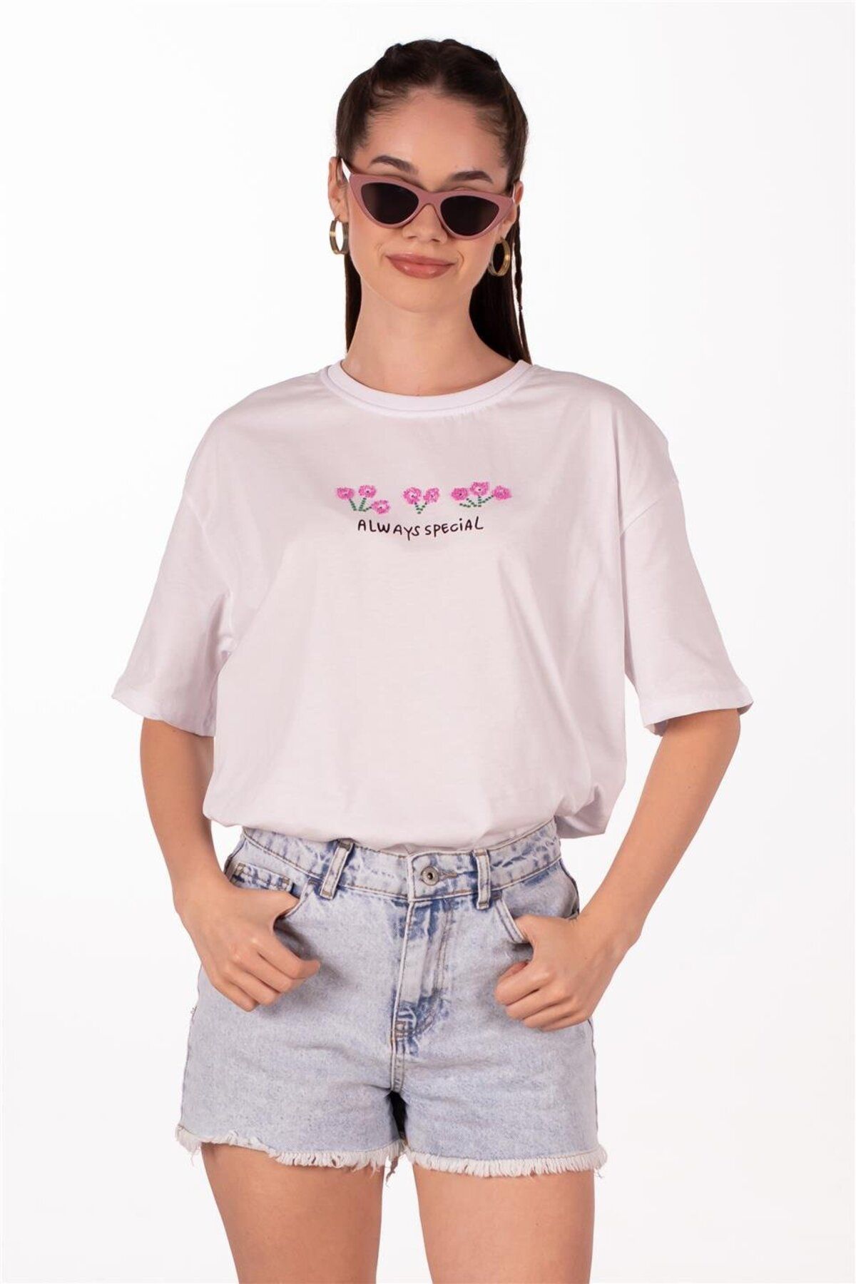 BARRELS AND OIL Always Special Yazılı T-Shirt - Beyaz