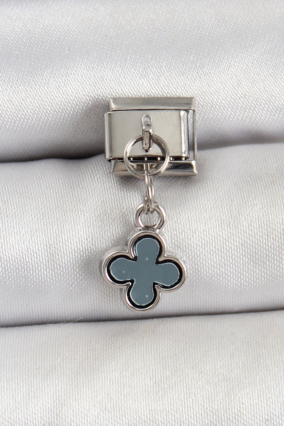 MR RZN STORE 316L Çelik Sallantılı Füme Yonca Model Gümüş Renk Nomination Charm