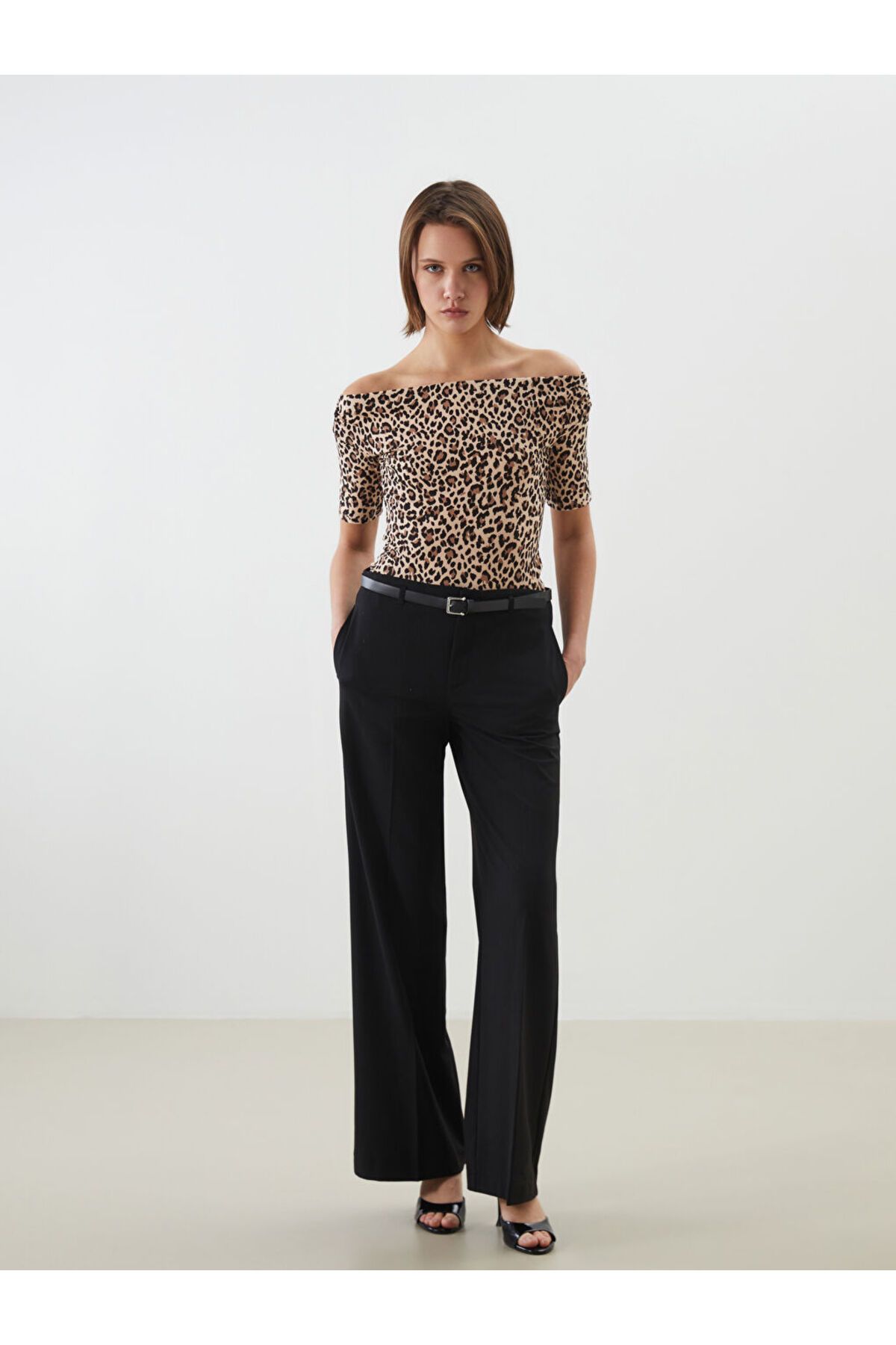 LC Waikiki LCW Vision Siyah Beli Kemerli Dar Fit Kadın Pantolon S5HV46Z8NVY25