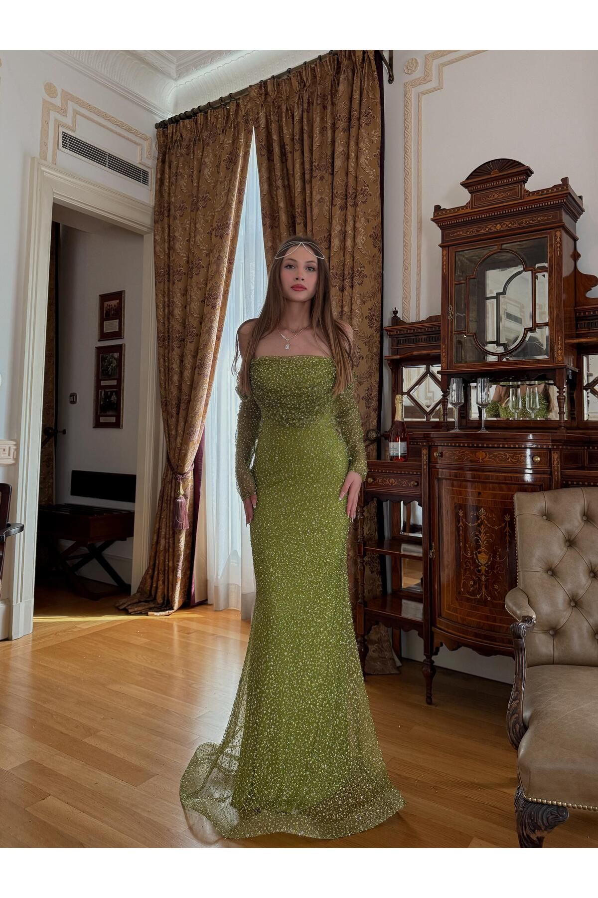 OYKUWEAR Ellinor Kayık Yaka Taşlı Fıstık Yeşili Abiye