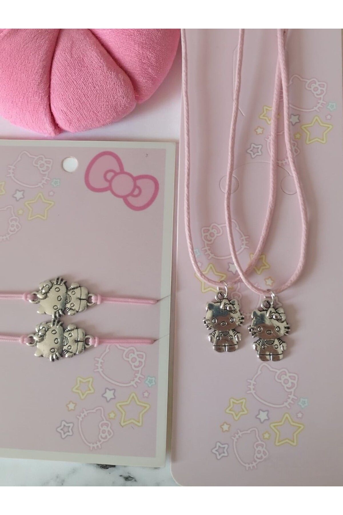 VerdeHome Hello Kitty Kolye ve Bileklik Seti – Sevimli Figürlü Takı Seti | Kız Çocuk ve Kadınlar İçin