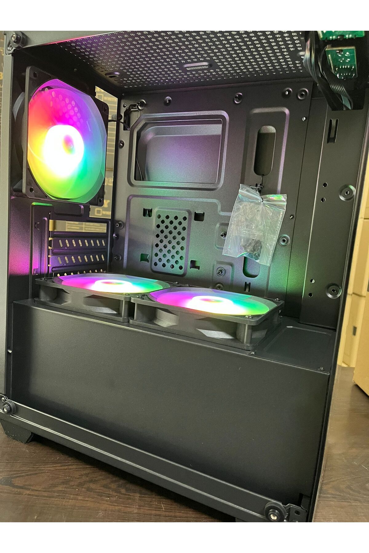 Strong Berry White Bilgisayar kasası MATX/ITX + 600W güç kaynağı