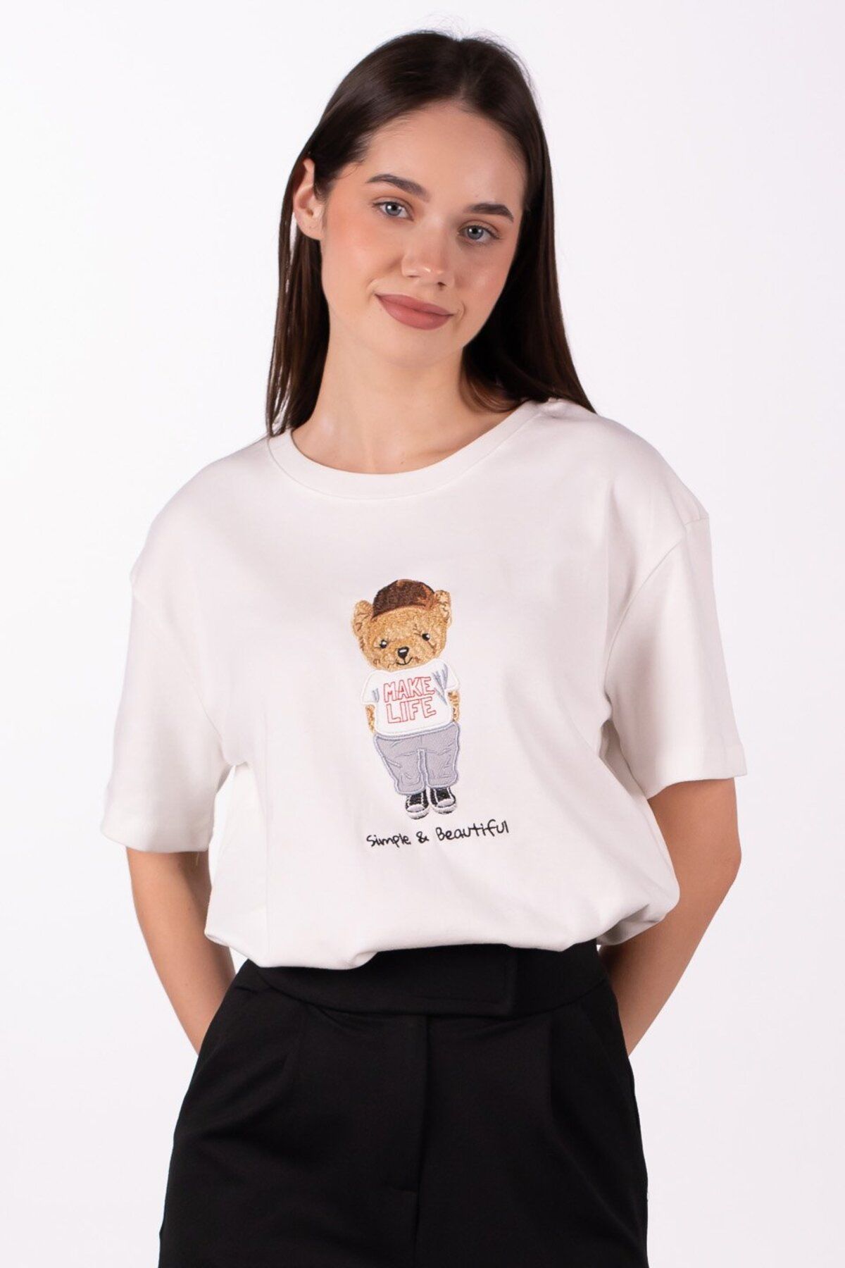 BARRELS AND OIL Make Life Yazılı Ayı Baskılı T-Shirt - Beyaz