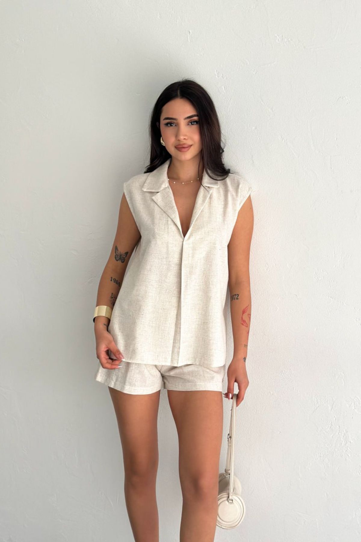 Noi Belis V Yaka Geniş Kalıp/Overisize Yelek Beli Lastikli Şort İnce Yazlık Takım SS25AU0015