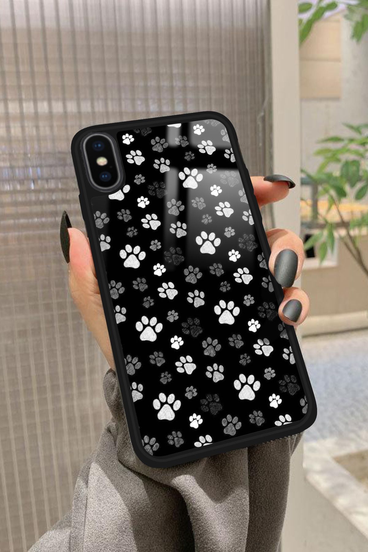 Snacase iPhone Xs Max Uyumlu Siyah-Beyaz Kedi Patisi Tasarımlı Glossy Premium Kılıf