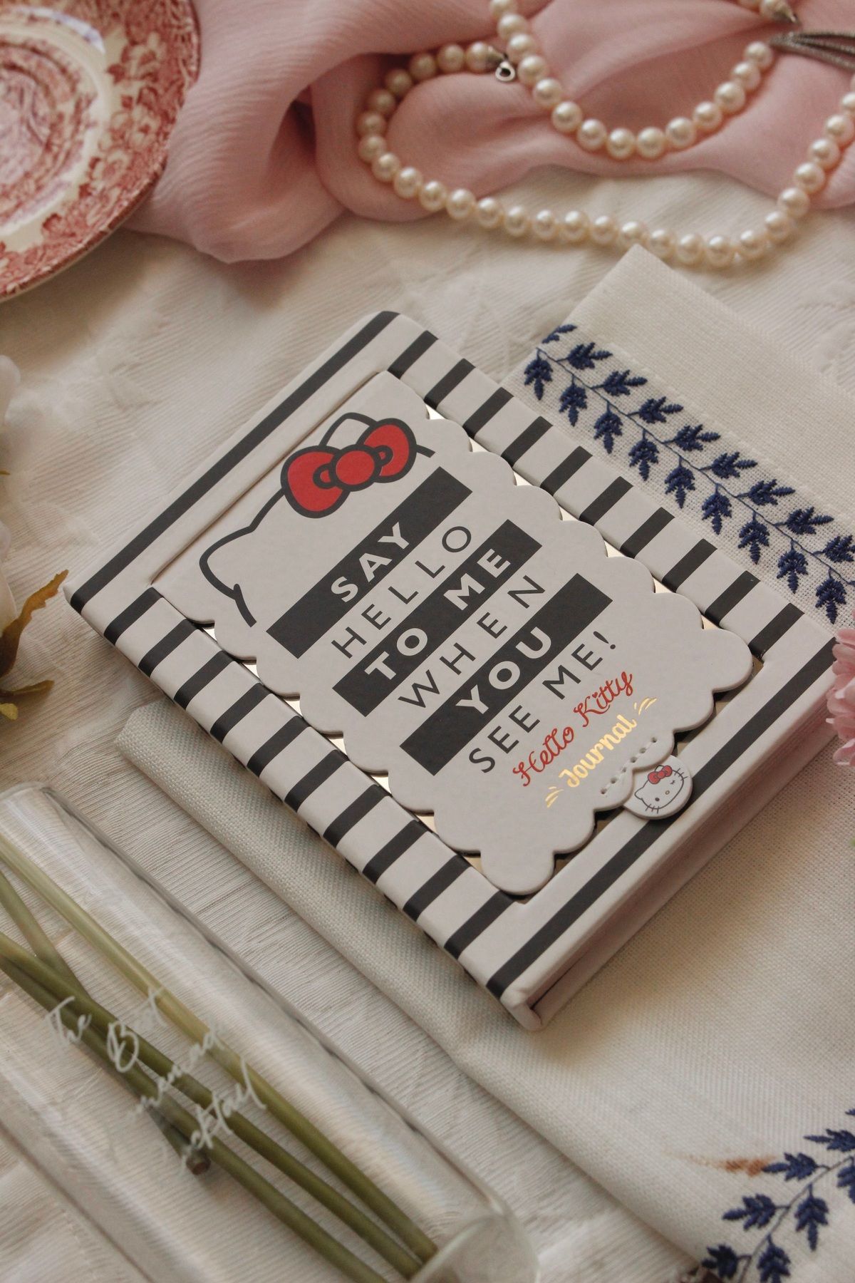 Nova Crafts Hello Kitty Beyaz Siyah Eğlenceli Efektli Yakın Aynalı Not Defteri RENKLİ Günlük / Hatıra Defteri