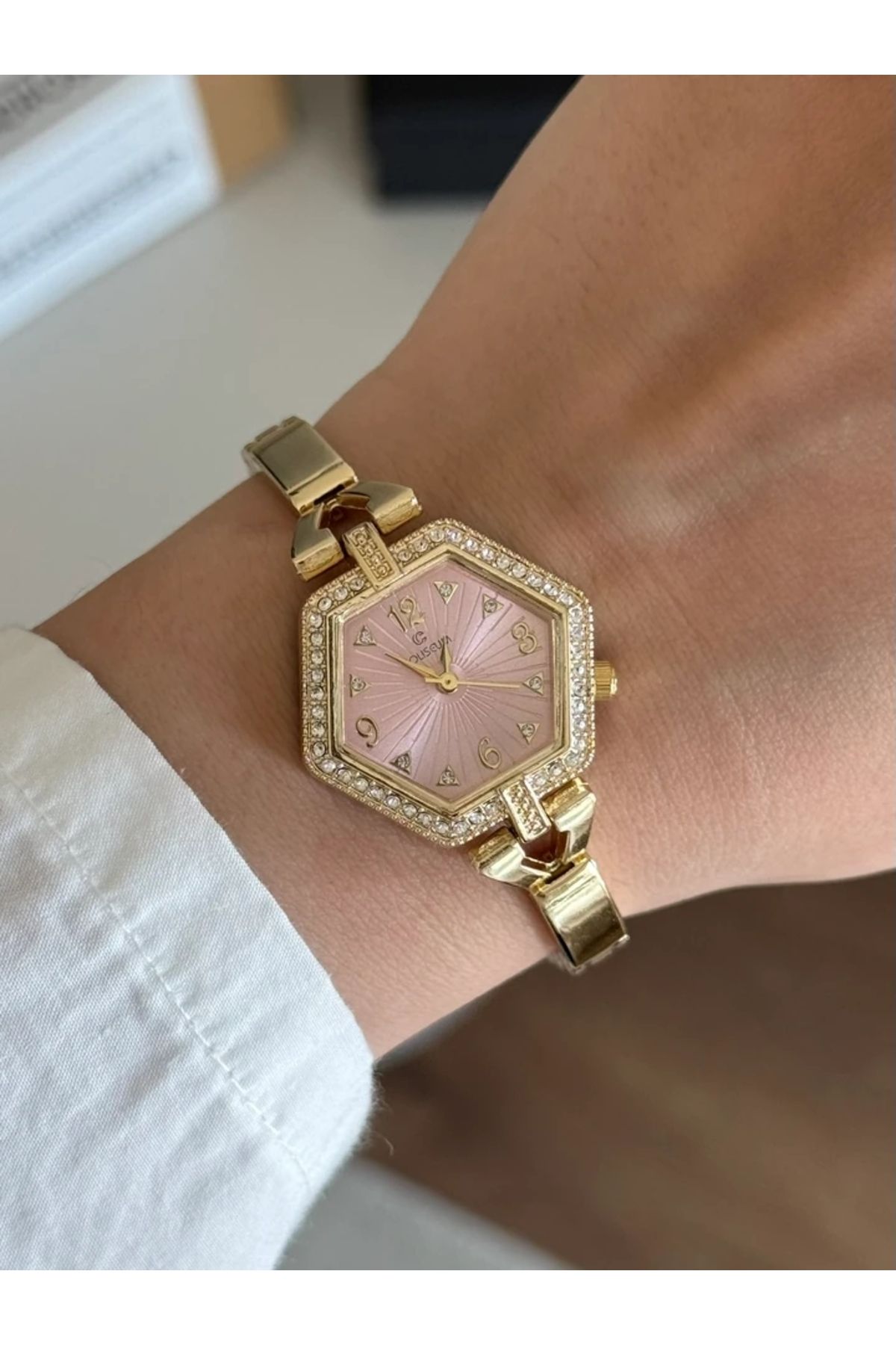 RoseandRoses Nuvia Altıgen Kasa Yeni Sezon Kadın Kol Saati Gold (Pembe Kadran)