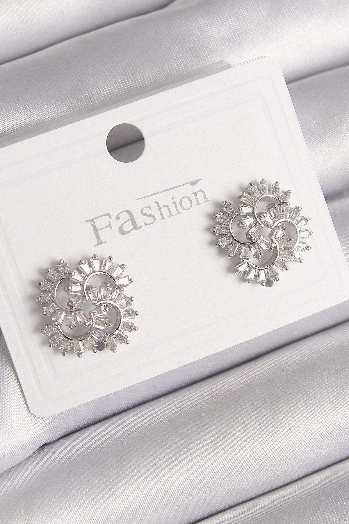 Toptan Bulurum-Brass Silver Color Zircon Stone Clover Model Women's Earrings 1