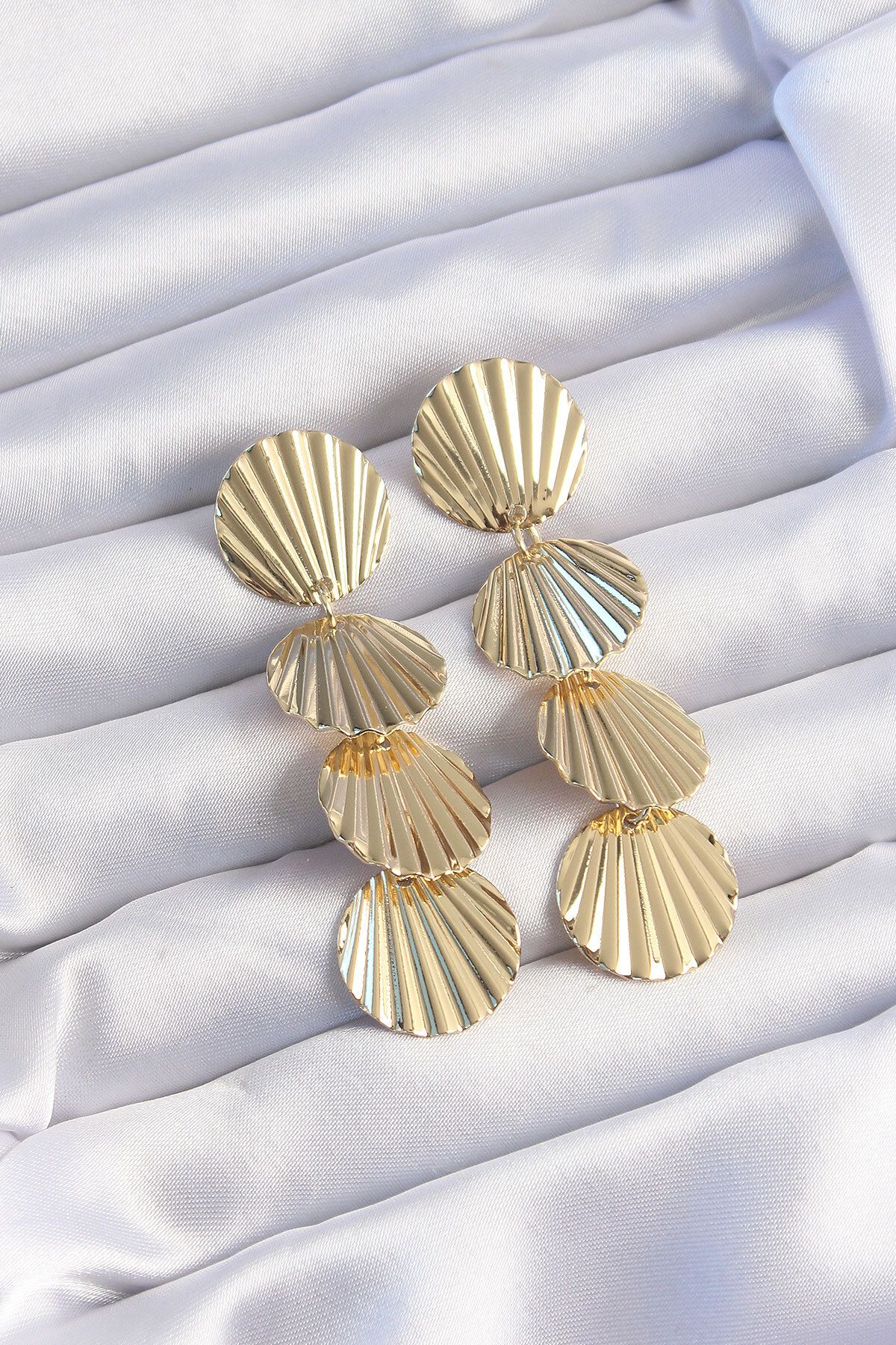 NEZADE STORE Pirinç Gold Renk Deniz Kabuğu Model Sallantılı Küpe