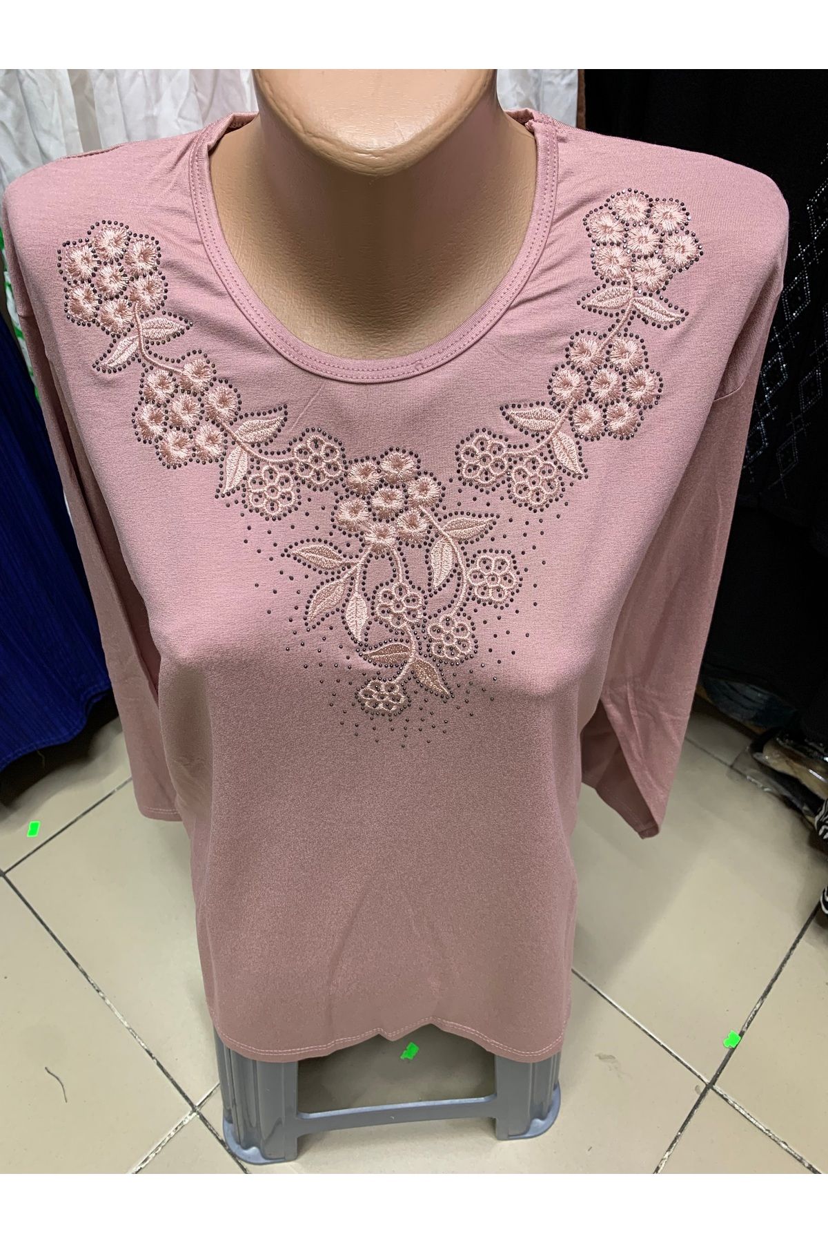 Butik Tesettür büyük beden etek üzeri nikralı pamuklu penye bluz