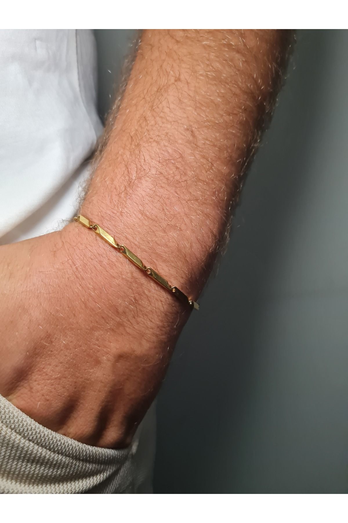 ZEYM Altın Renk Geometrik Baklalı Çelik Bileklik – Unisex