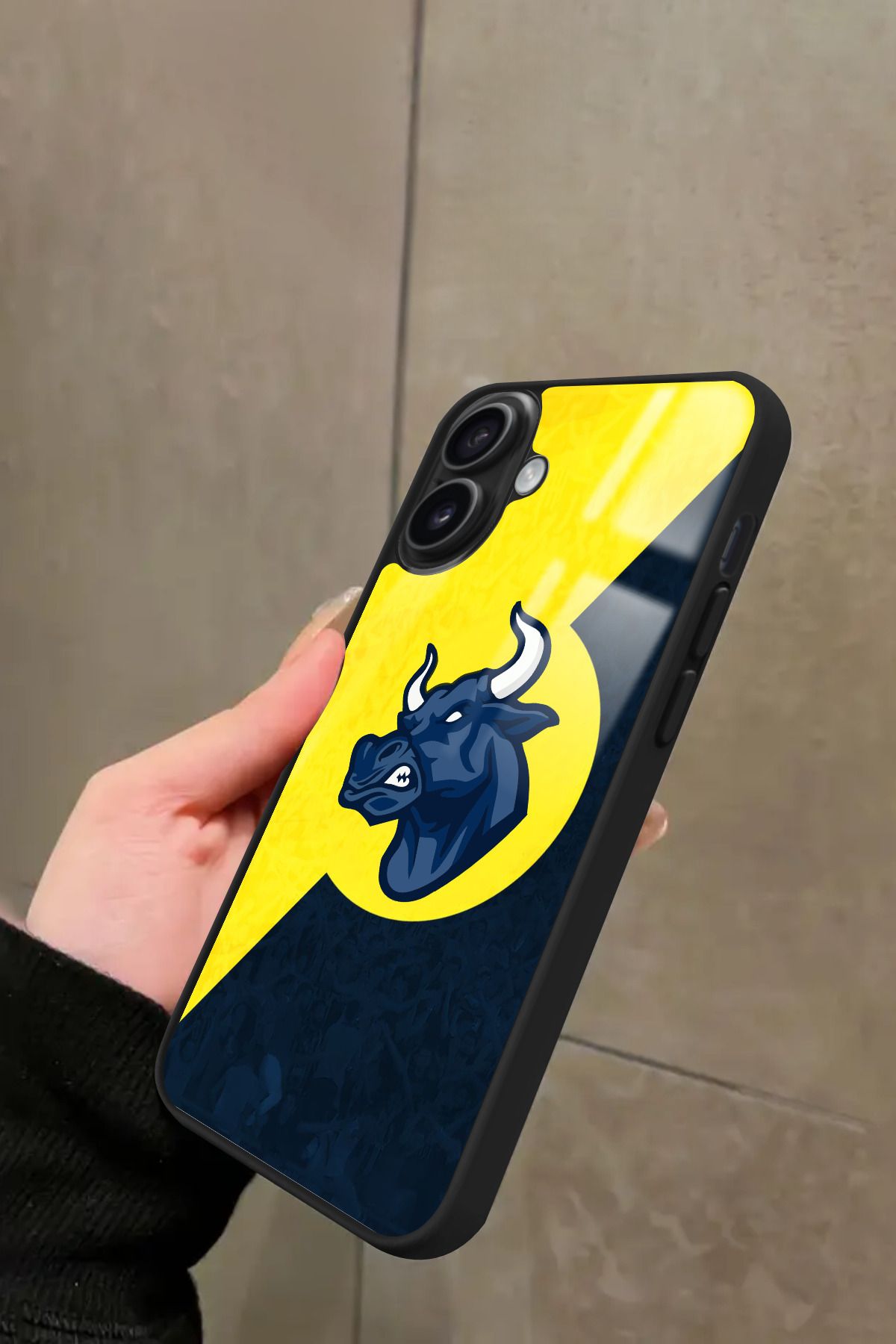 Snacase iPhone 16 Uyumlu Boğa Tasarımlı Glossy Premium Kılıf