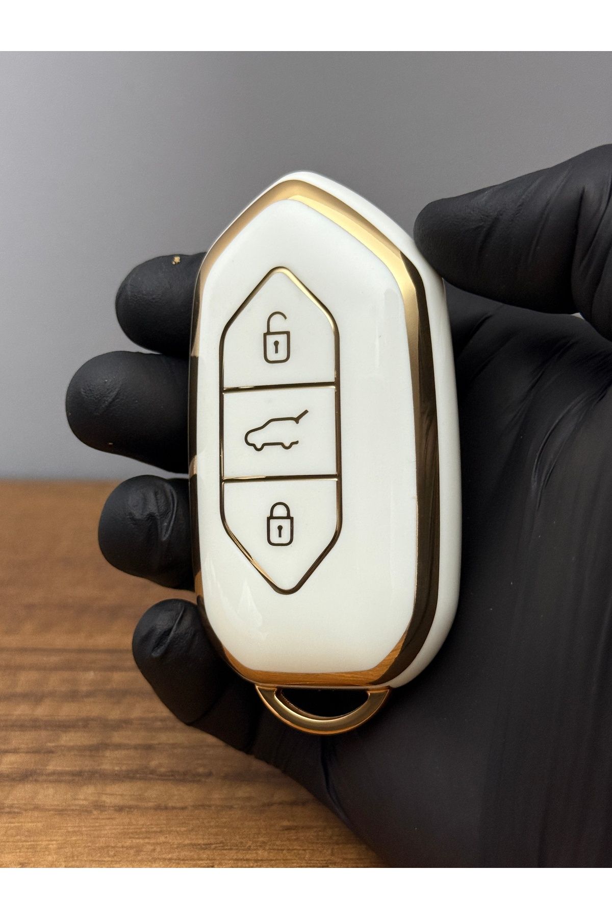 Luxe Aksesuarr Togg T10x 3 Düğmeli Silikon Anahtar Koruma Kılıfı – Nano Kaplamalı Beyaz Gümüş