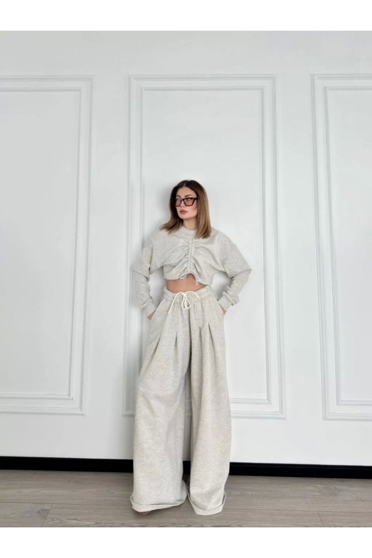 BÜŞRA TEZEL MODA Uzun Kollu Önü İp Büzgülü Crop ve Pantolon İkili Takım - Gri