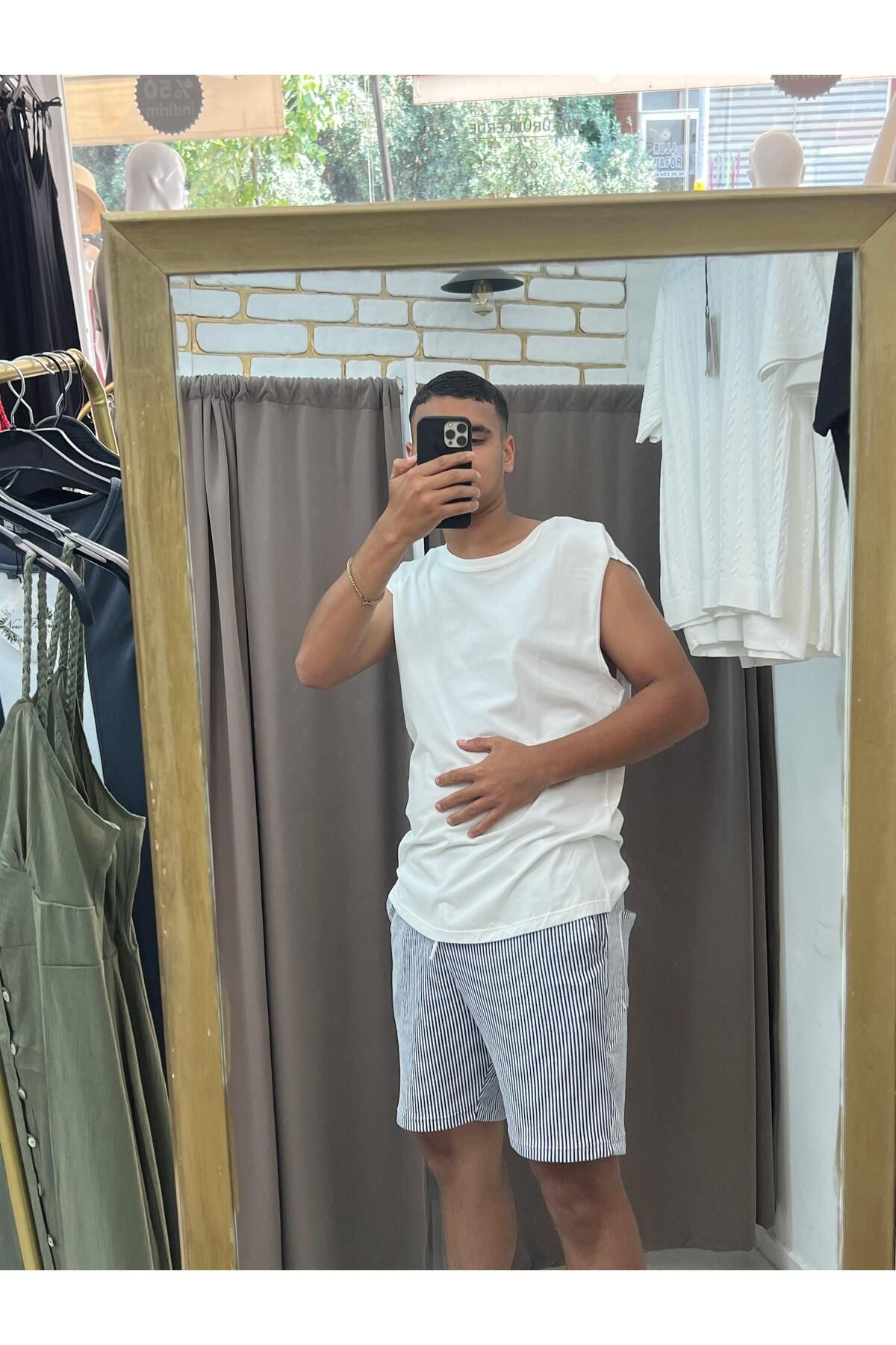 TUBA TOPTAŞ KOLSUZ TSHİRT