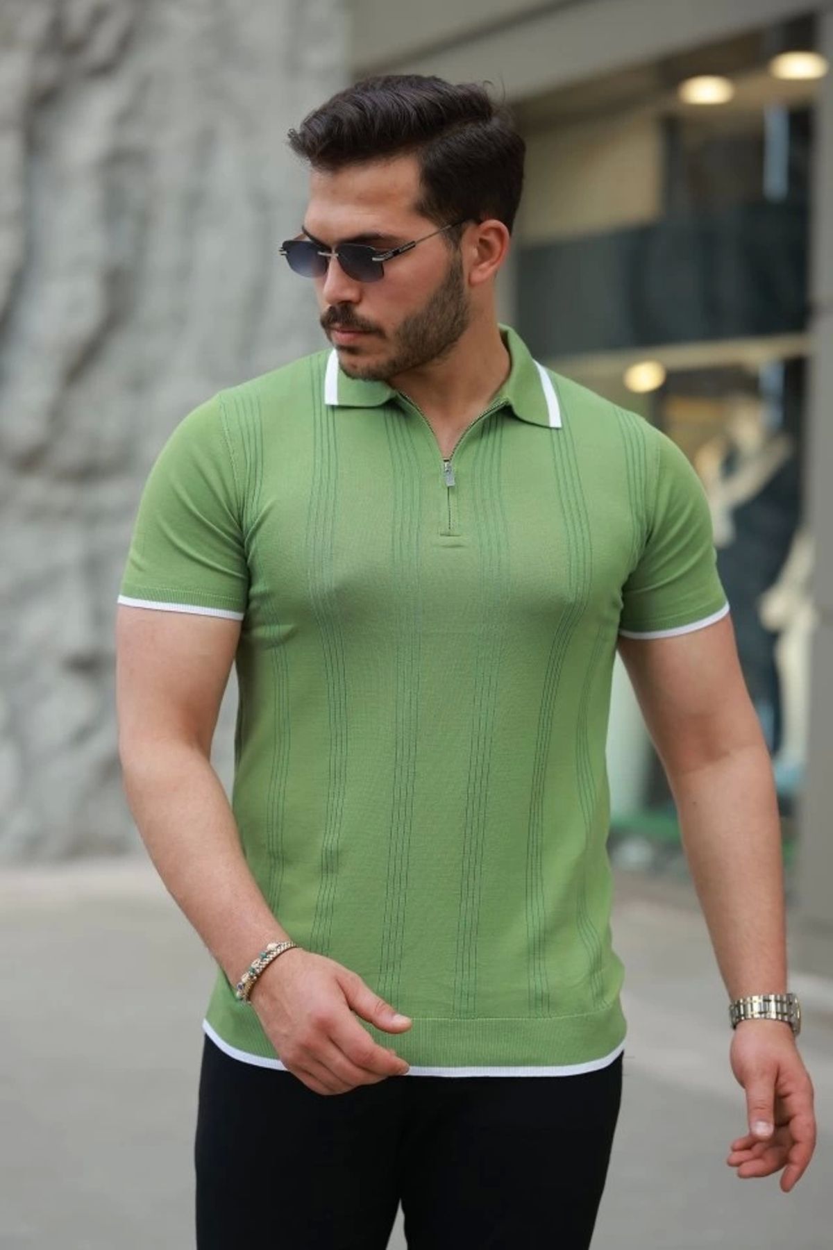Butik Erkek Fermuar Yakalı Kısa Kollu Tişört