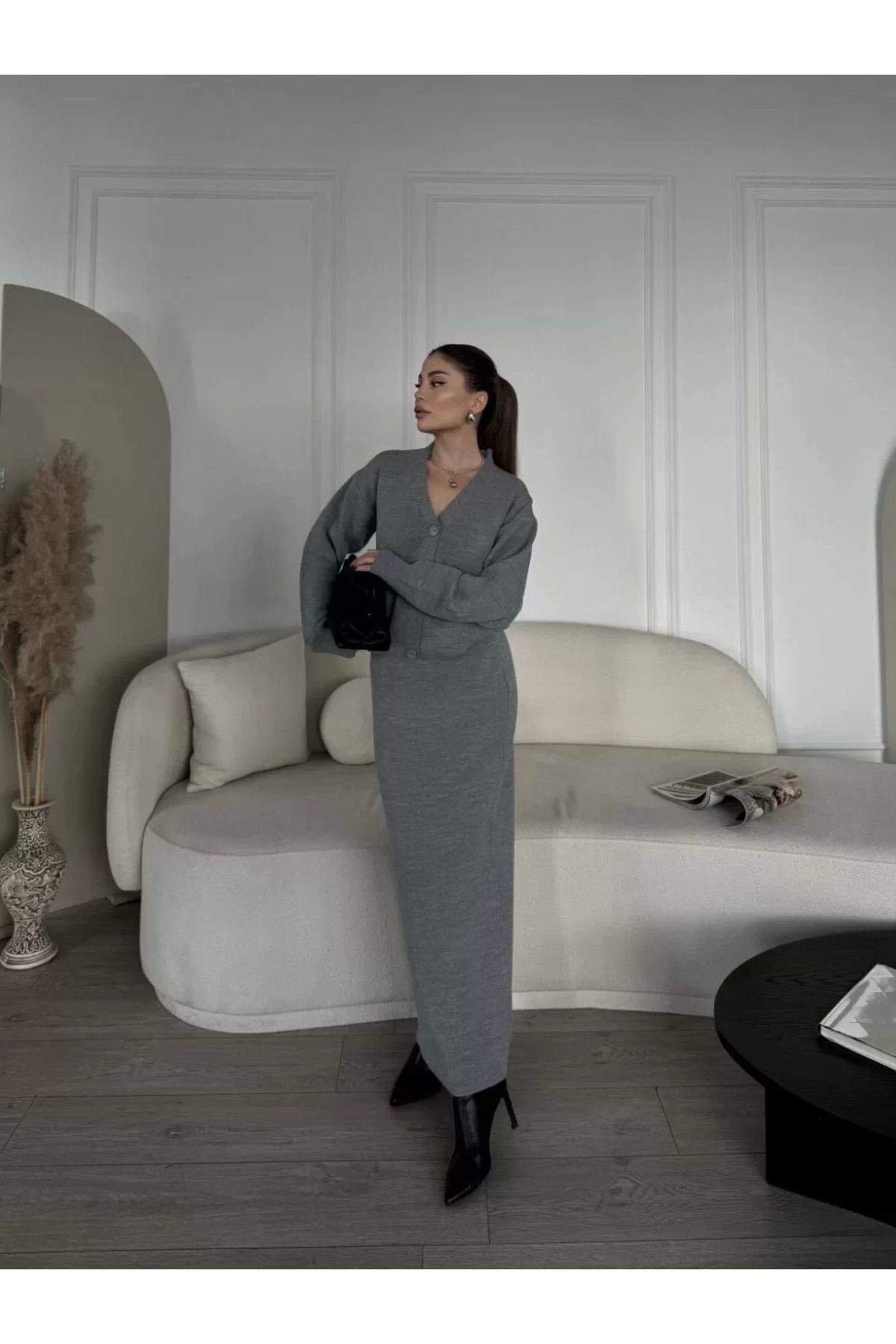 BÜŞRA TEZEL MODA V Yaka 3 Düğmeli Hırka Takım Triko İkili Etekli - Gri