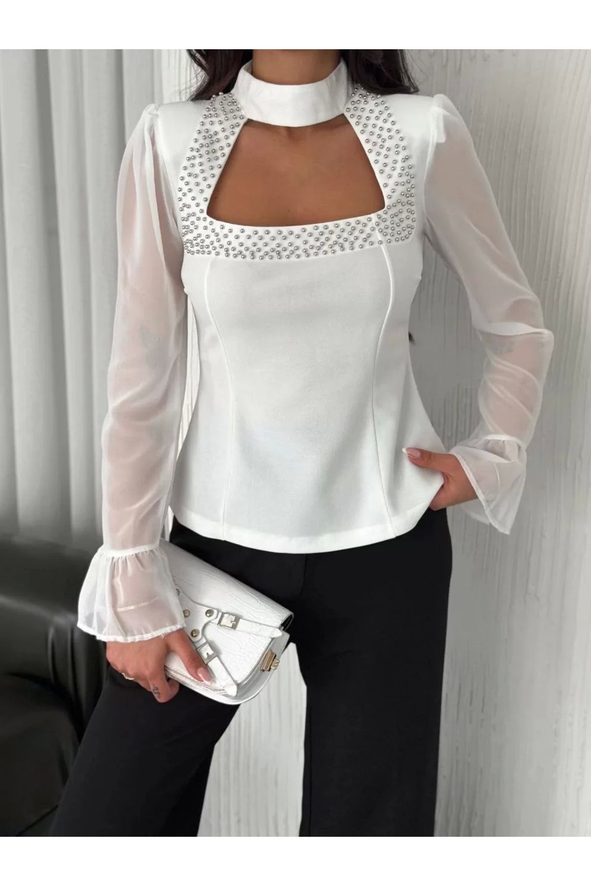BÜŞRA TEZEL MODA Penye Uzun Kollu Kadın Kolları Şifon Göğüste İnci Boncuk detaylı Bluz - Beyaz