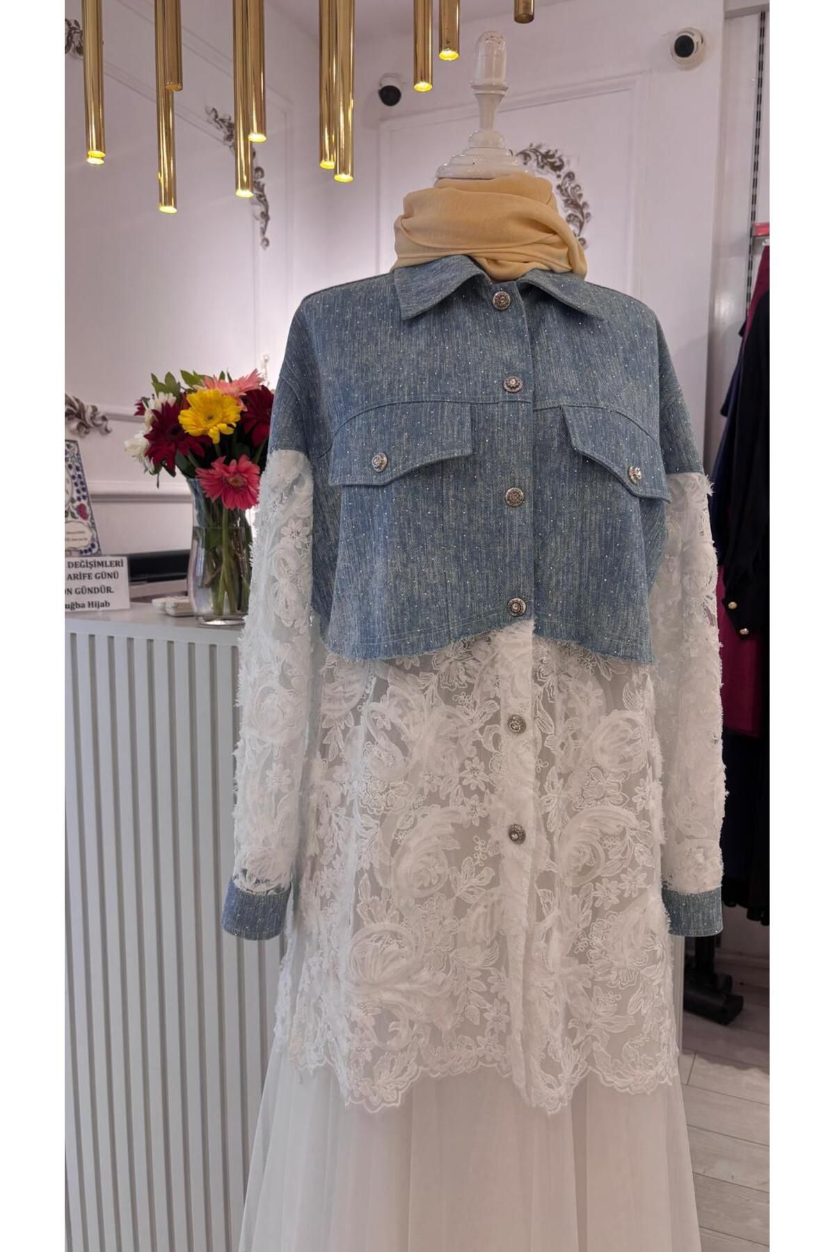 Tuğba Hijab Kadın Taş Detaylı Kabartmalı Dantel Çıtçıtlı Kot Ceket