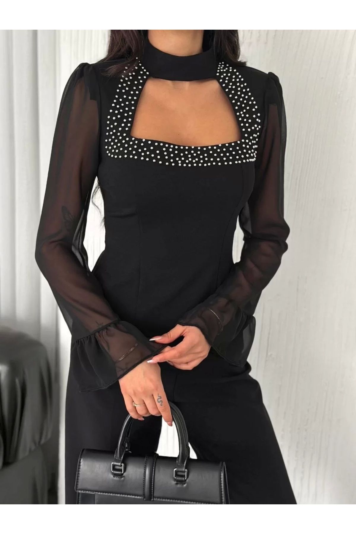 BÜŞRA TEZEL MODA Penye Uzun Kollu Kadın Kolları Şifon Göğüste İnci Boncuk detaylı Bluz - Siyah
