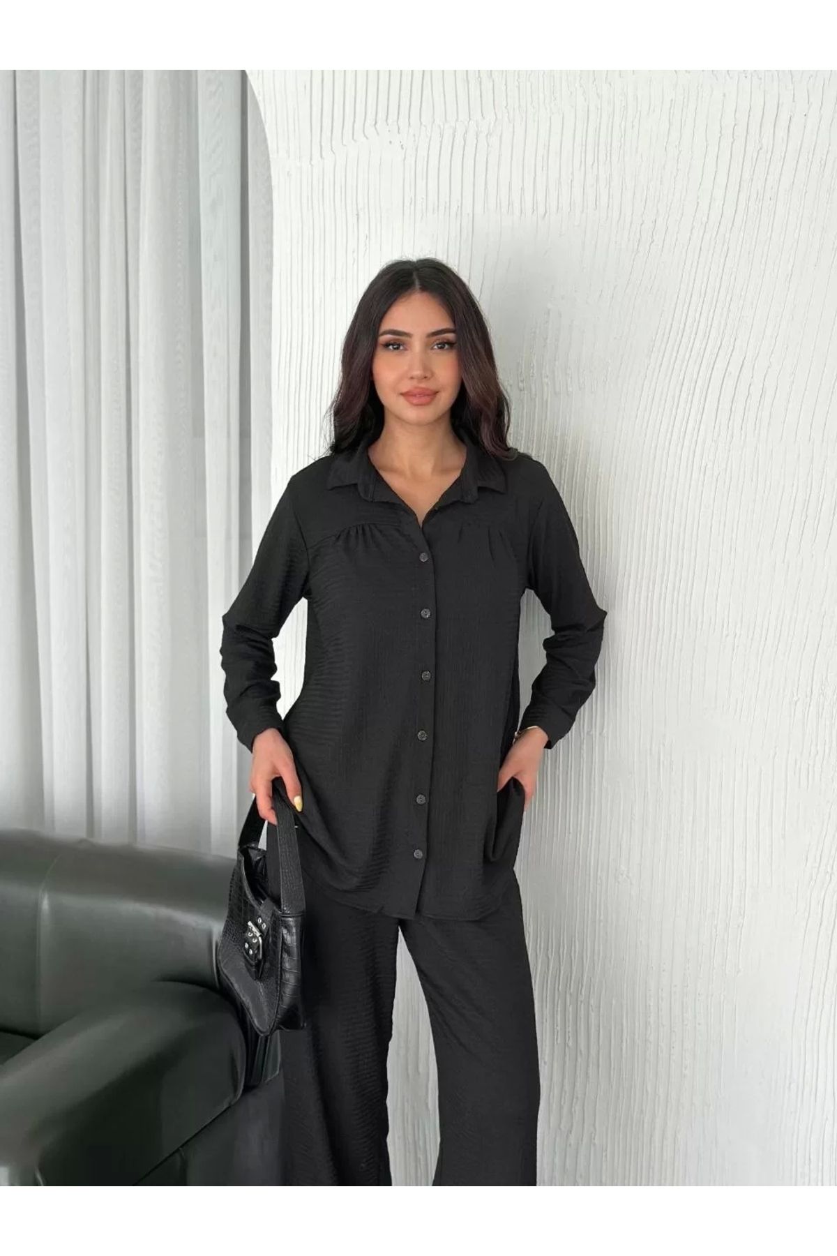 BÜŞRA TEZEL MODA Yakalı Düğmeli Uzun Kollu Gömlek Pantolon ikili Takım - Siyah