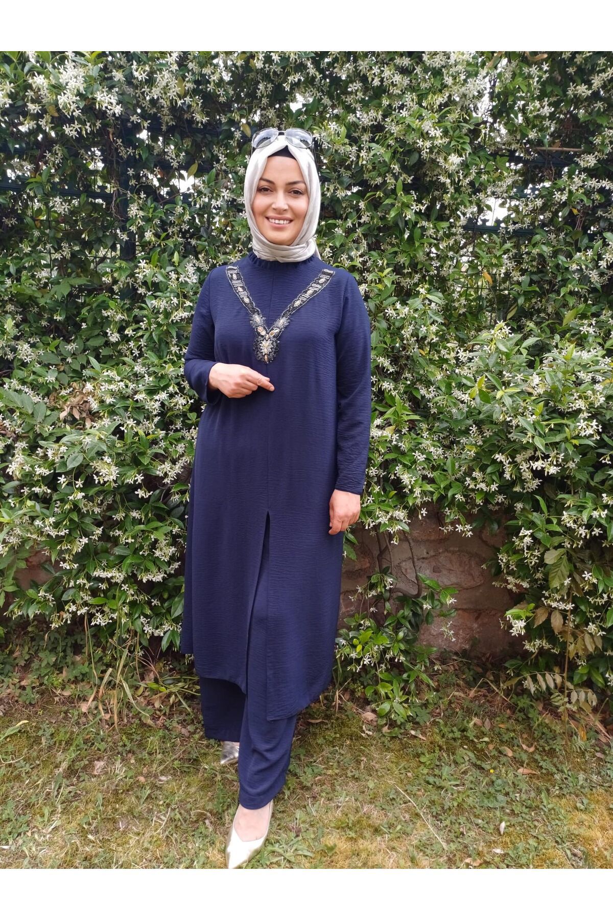 TUBA TASARIM EVİ Yandan yırtmaçlı tesettür alt üst pantolon takım