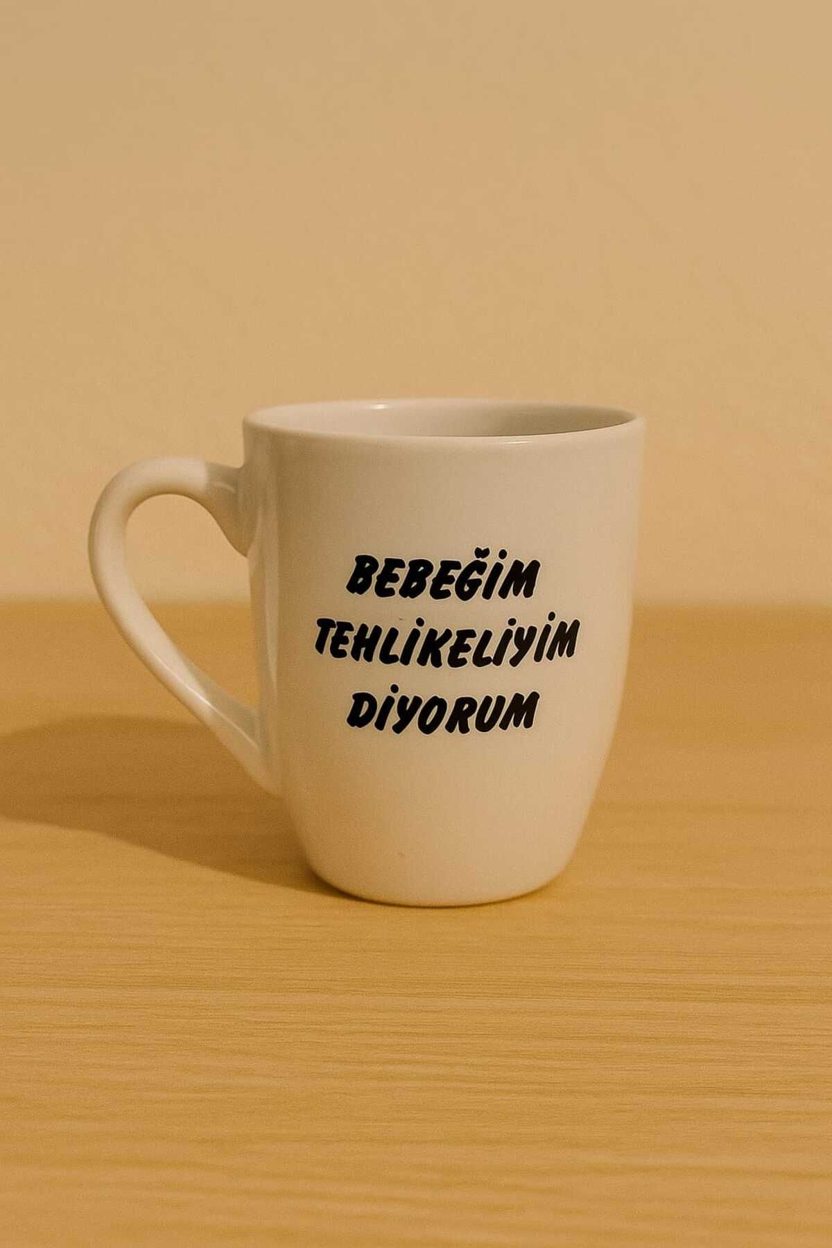 Tasarım BEBEĞİM TEHLİKEDEYİM DİYORUM - Bulut Kupa - Hediyelik Seramik Kupa