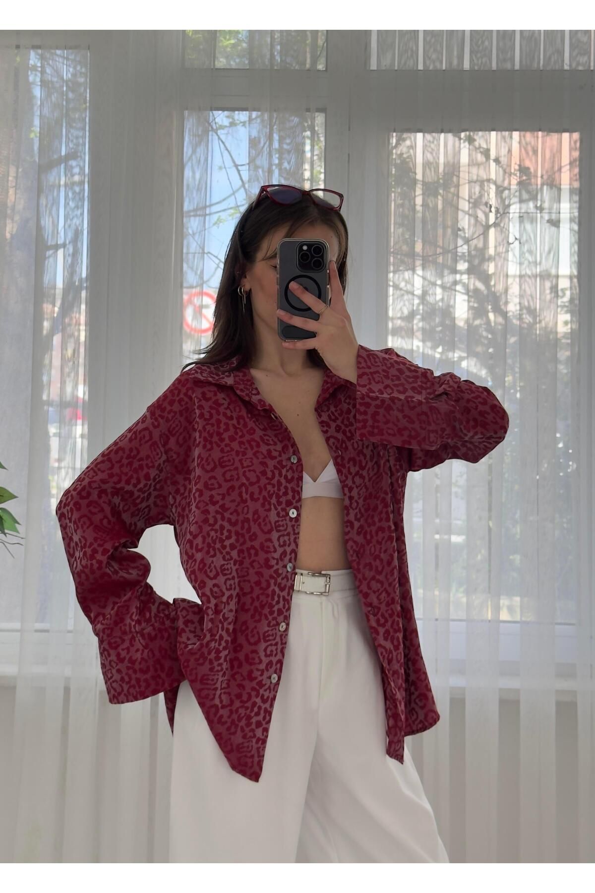 LUVESSE Roxy Kırmızı Leopar Desen Saten Gömlek
