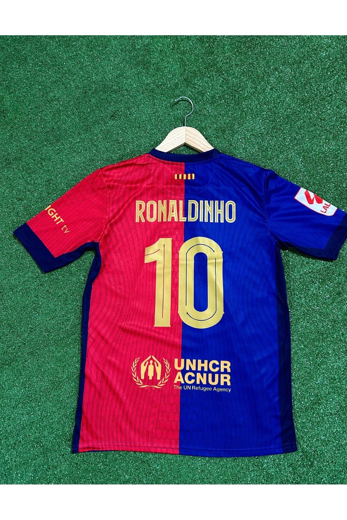 feriköy B.a.r.c.e.l.o.n.a. Yeni Sezon Ronaldinho Forması (İç Saha)