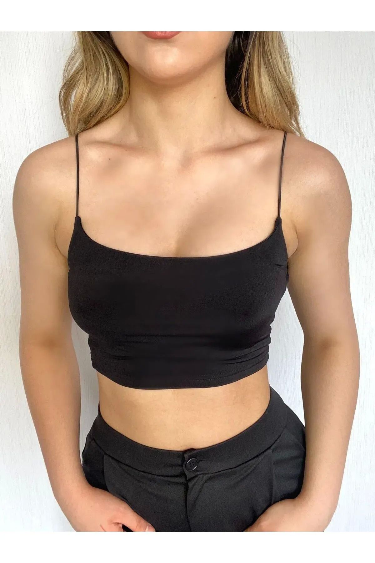 Omarı İp Askılı Crop Bluz - Şık ve Trend!