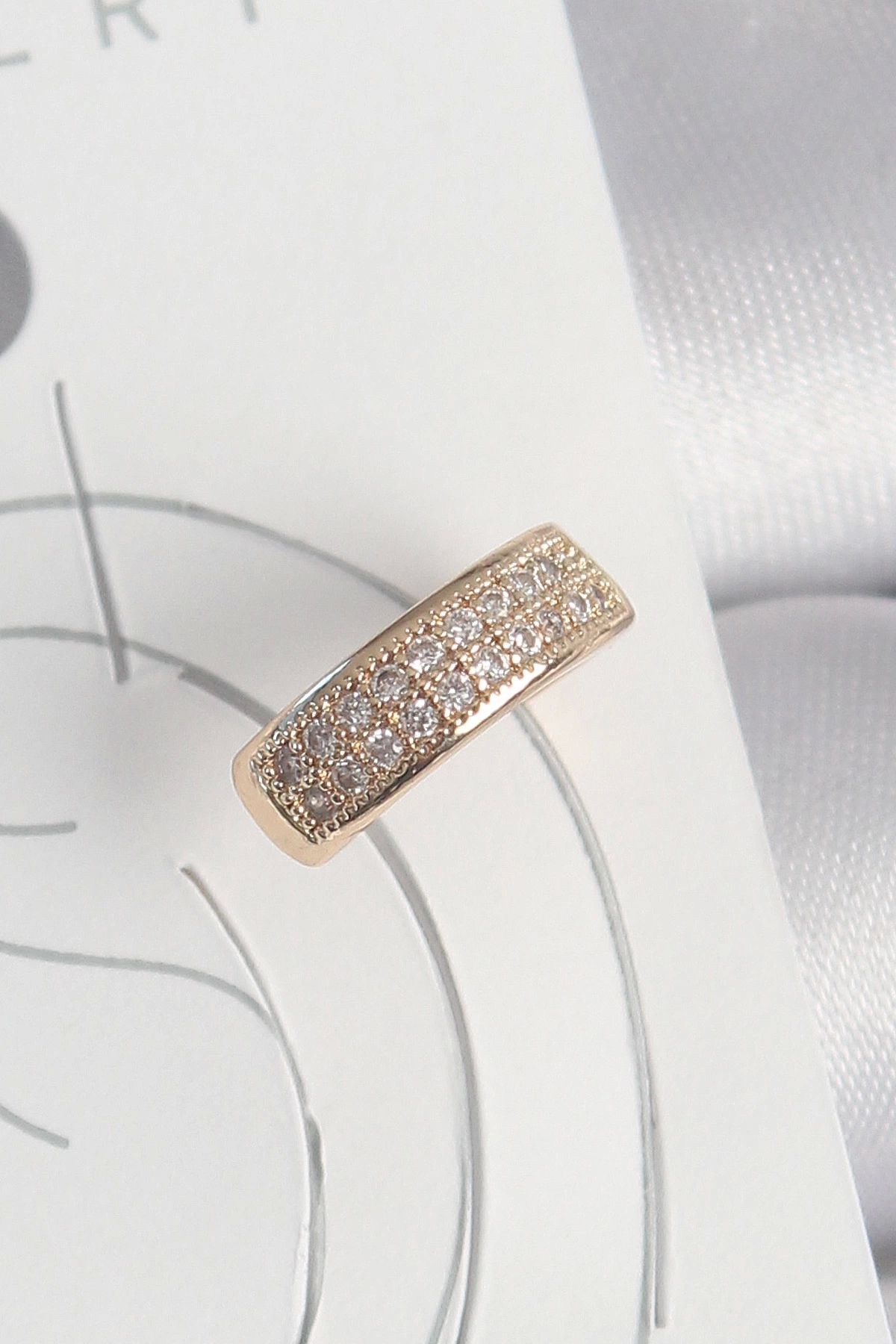 Clariss Pirinç Gold Renk Zirkon Taşlı Kadın Kıkırdak Küpe
