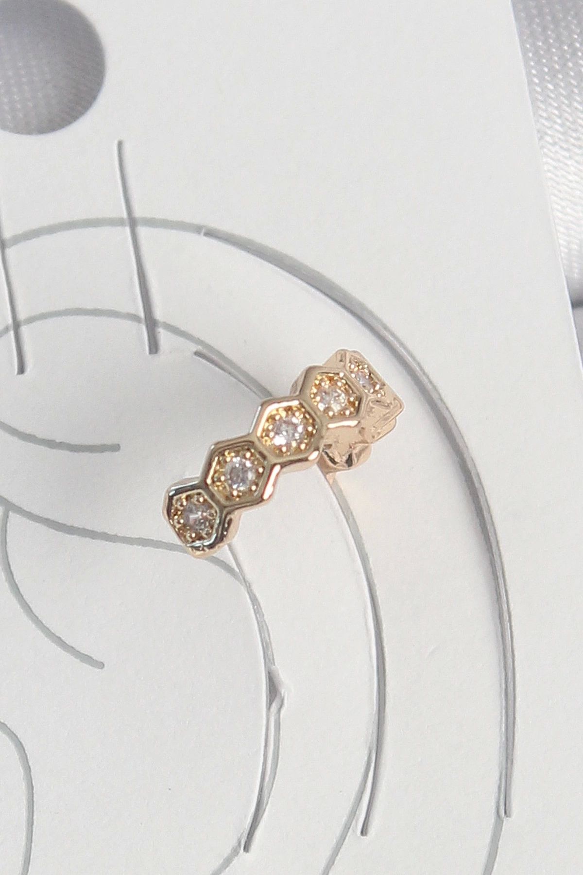 Clariss Pirinç Gold Renk Zirkon Taşlı Bal Peteği Model Kadın Kıkırdak Küpe