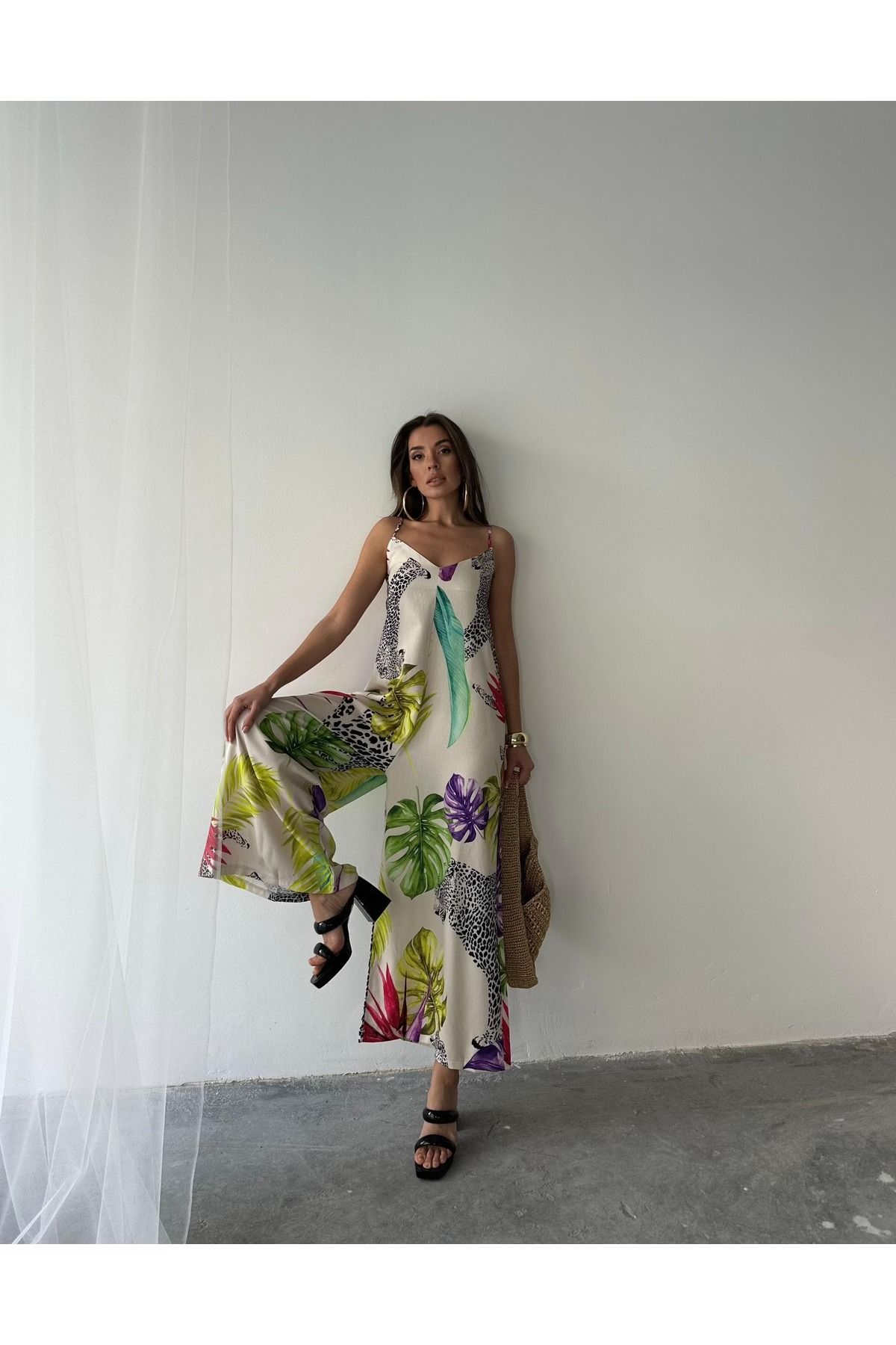 dshee woman Tropkal Desen Tulum
