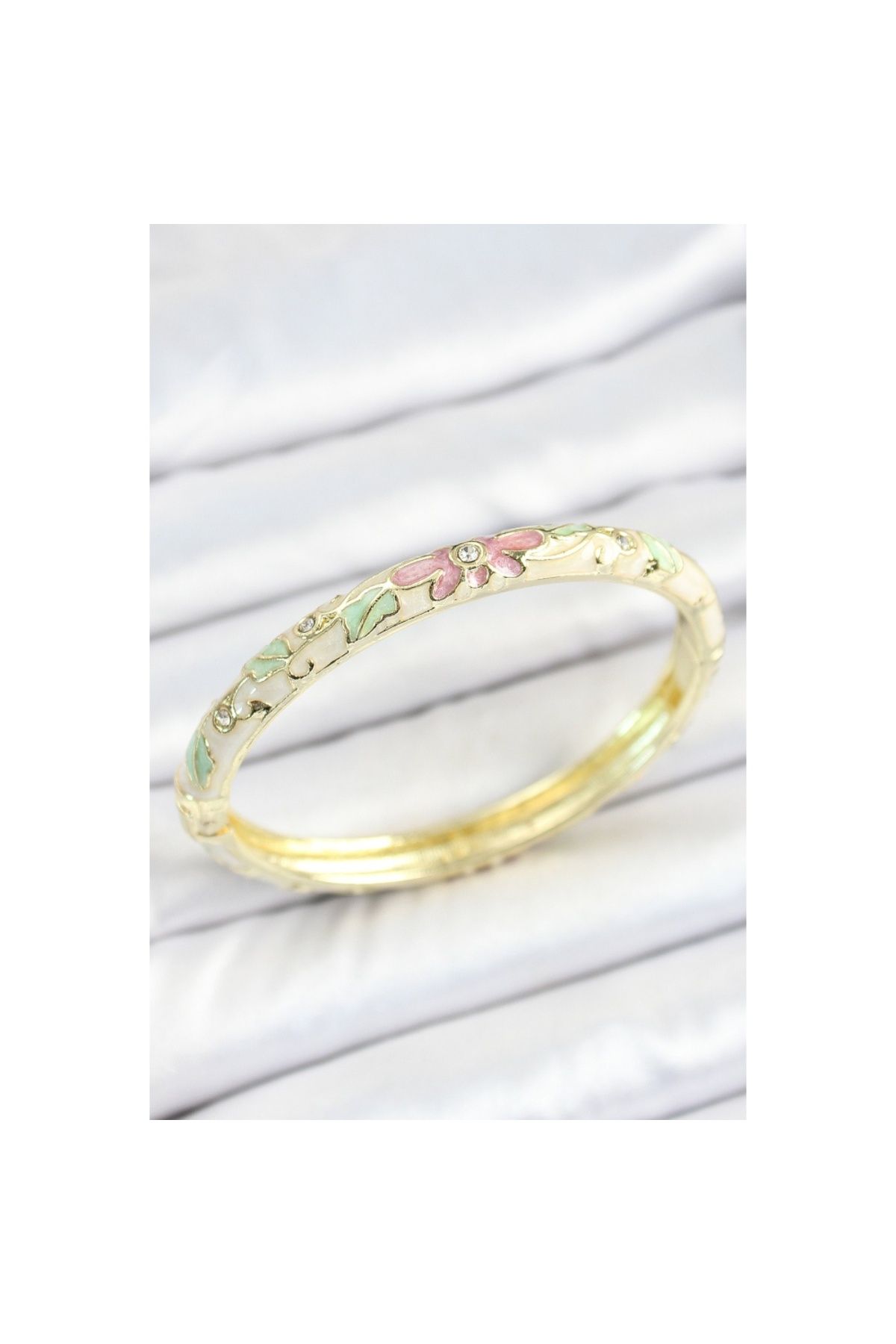 Findit Mineli Pirinç Zirkon Taşlı Yeşil Pembe Çiçek Desenli Gold Renk Kadın Kelepçe