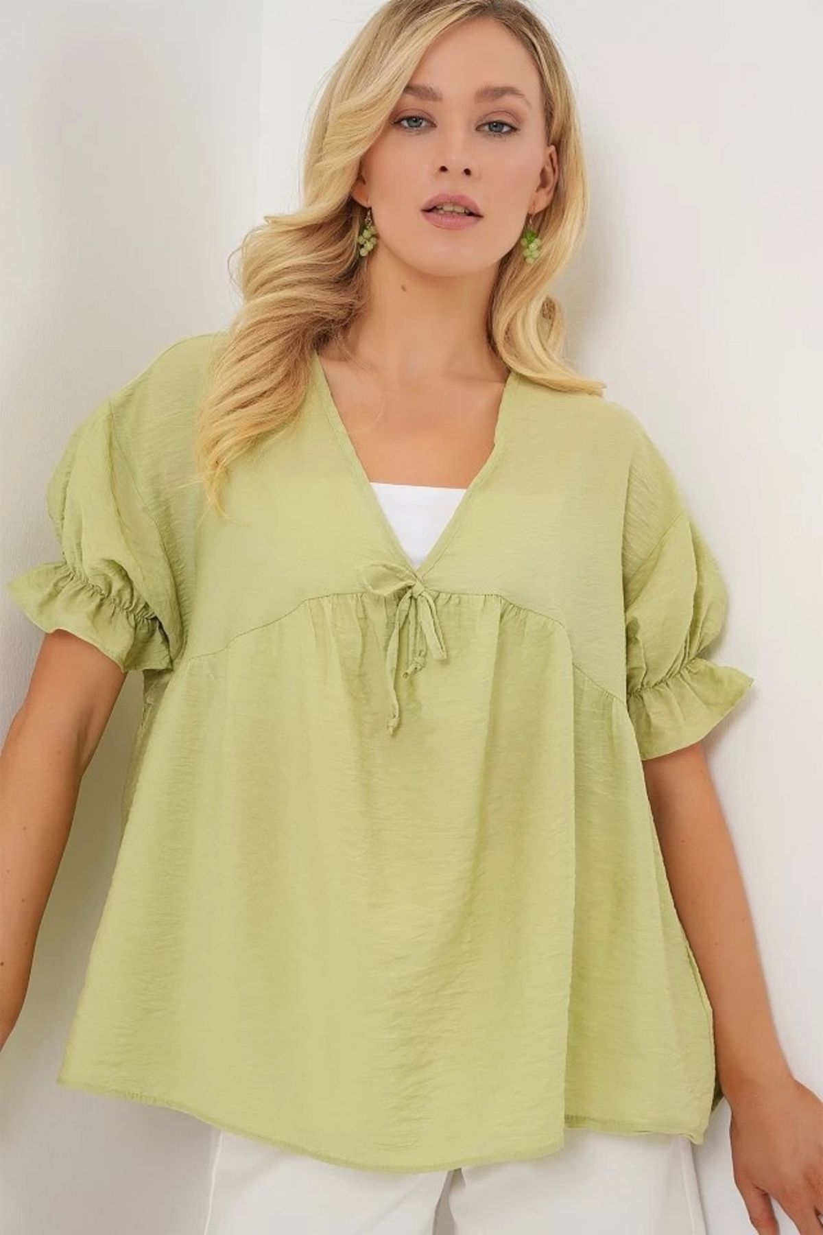 Butik Önü Bağcıklı Kısa Kol Bluz 962 - E.Yeşil