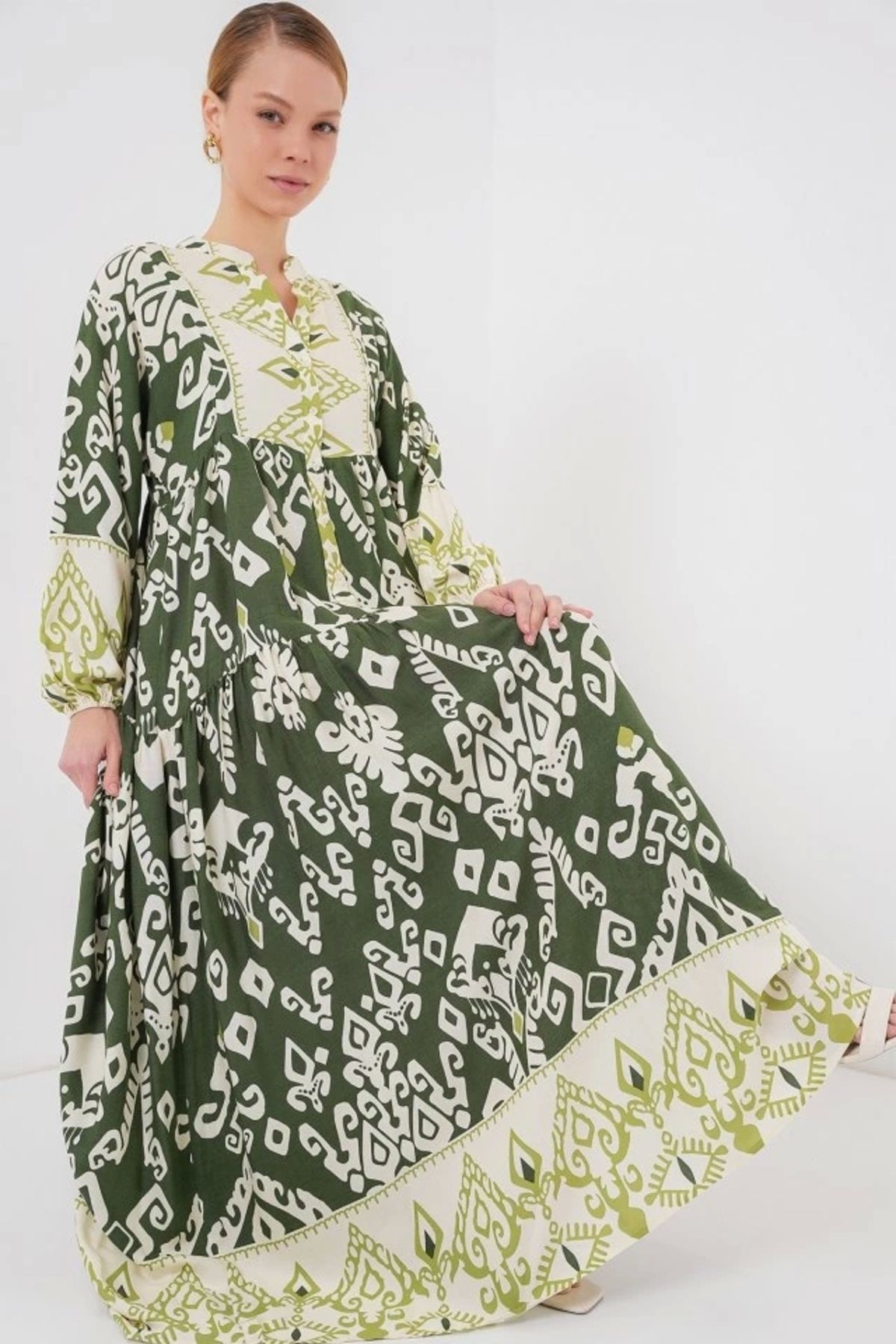 Butik 2423 Otantik Desenli Tesettür Elbise - B. Haki