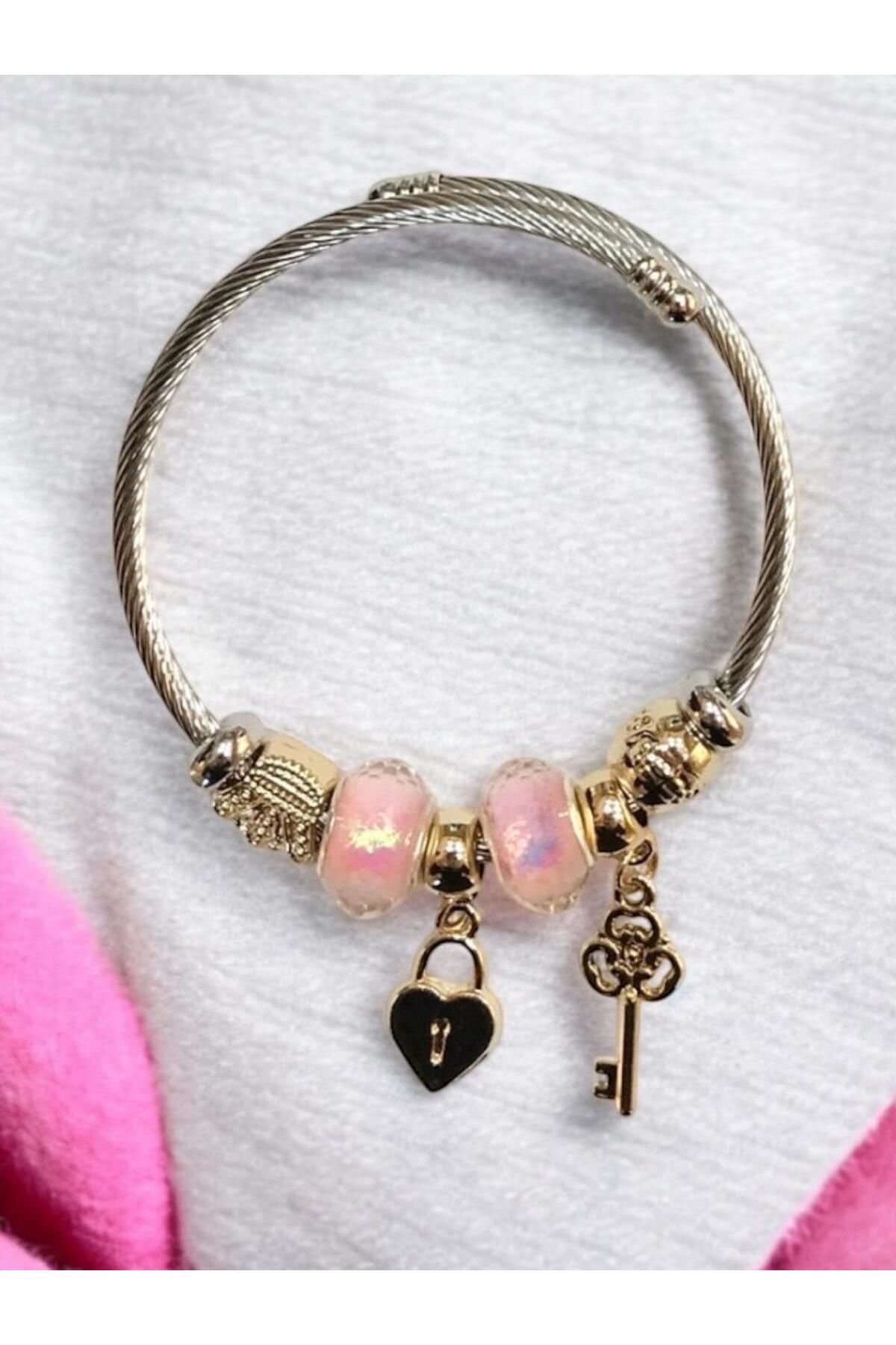 Luna Barella Pembe Charm Bileklik – Anahtar & Kalpli Romantik Tasarım