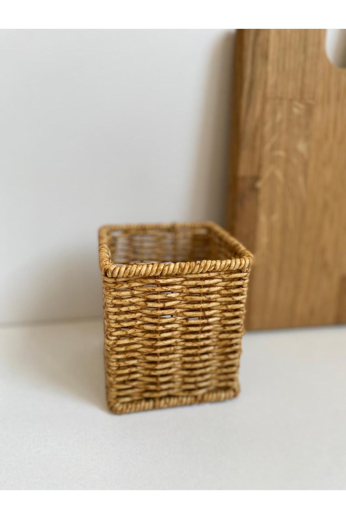 LEONEV RATTAN KAŞIKLIK