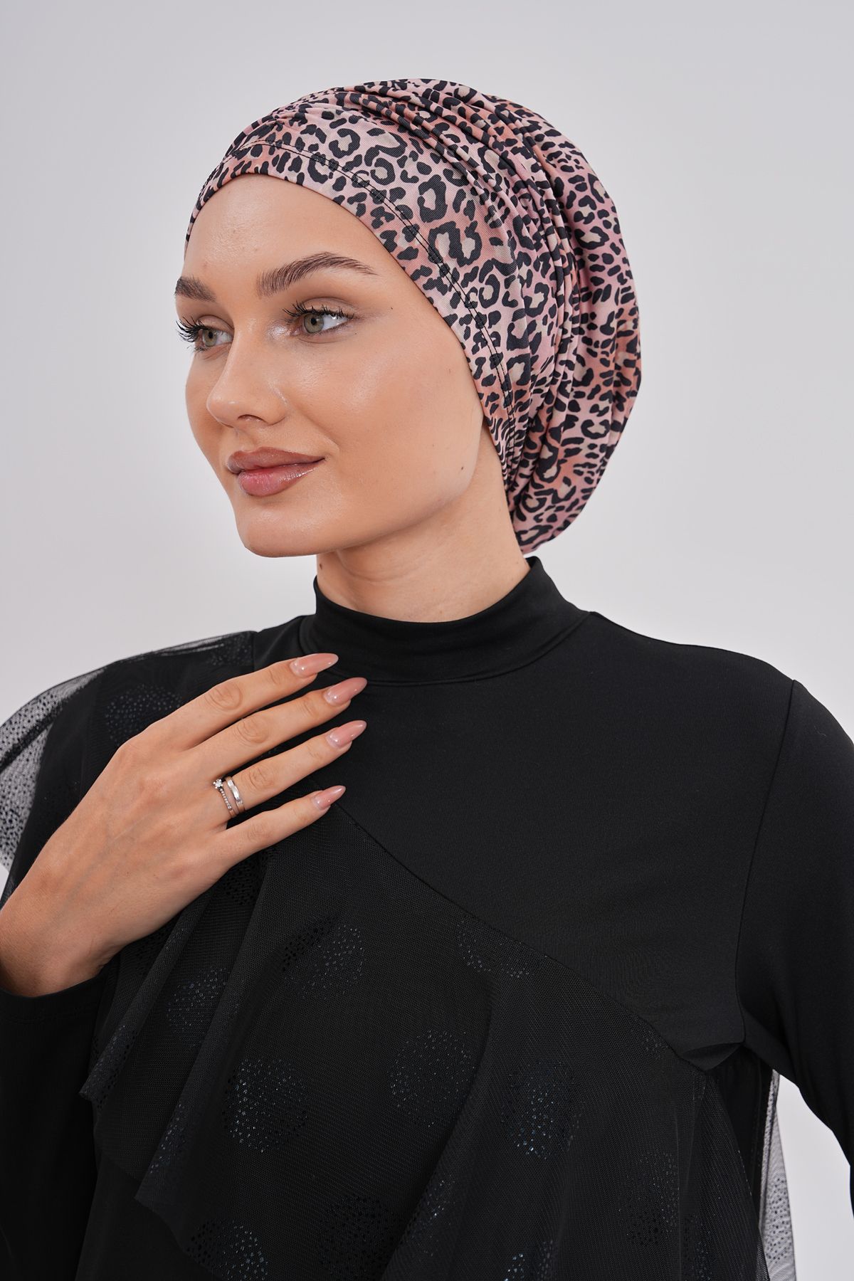 MAG FASHİON Lastikli Leopar Desen Siyah Tesettür Bone Günlük Kullanım Spor Bone Pratik Şal