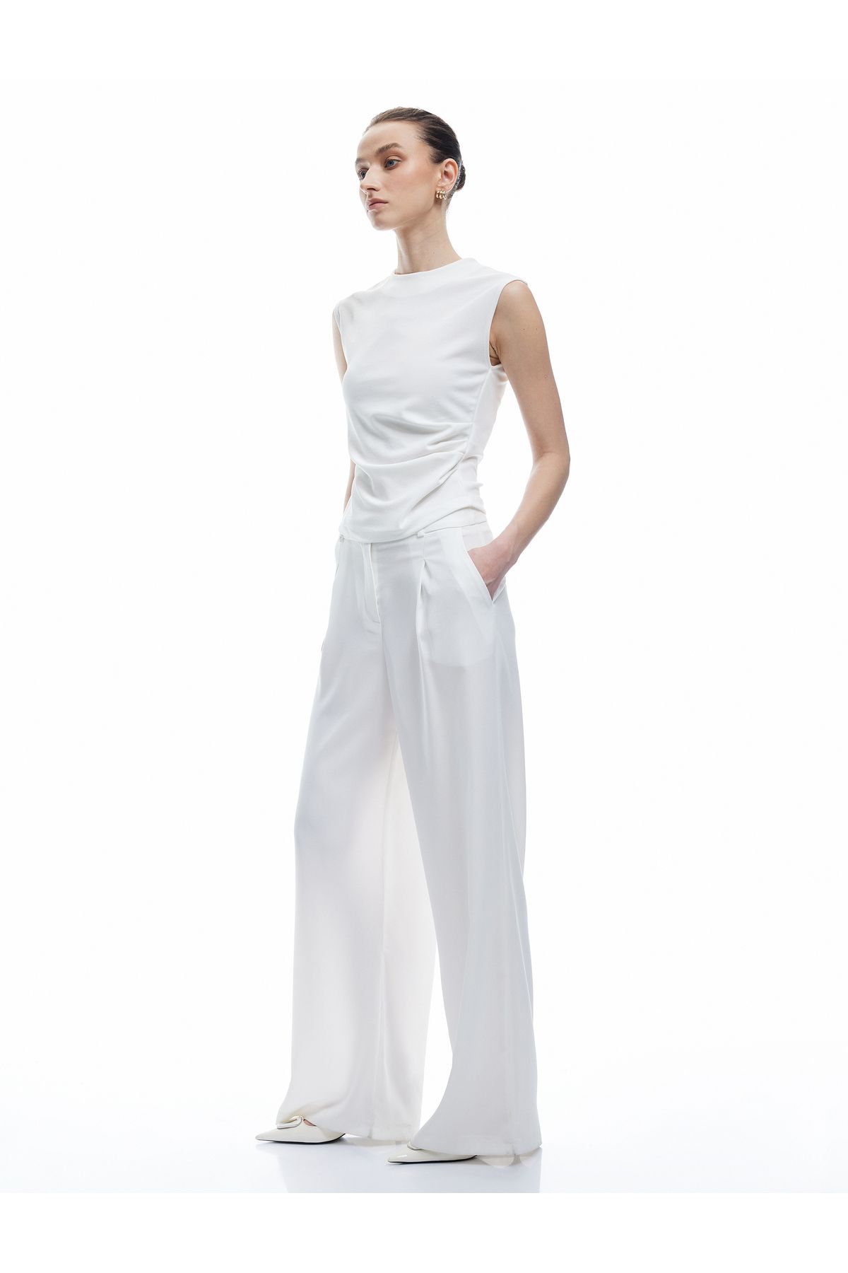 Koton Yeni Sezon Krep Scuba Kumaş Drape Detaylı Kolsuz Bisiklet Yaka Atlet