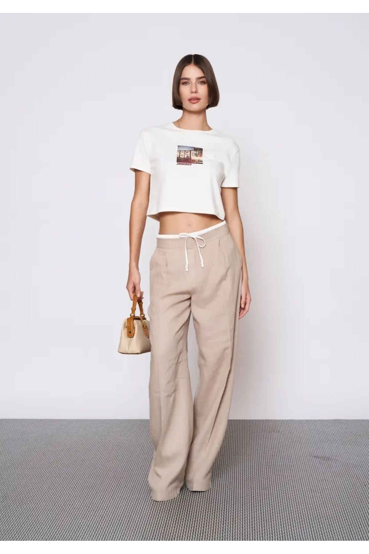 EUROFASHION Baskılı Krem Crop T-Shirt