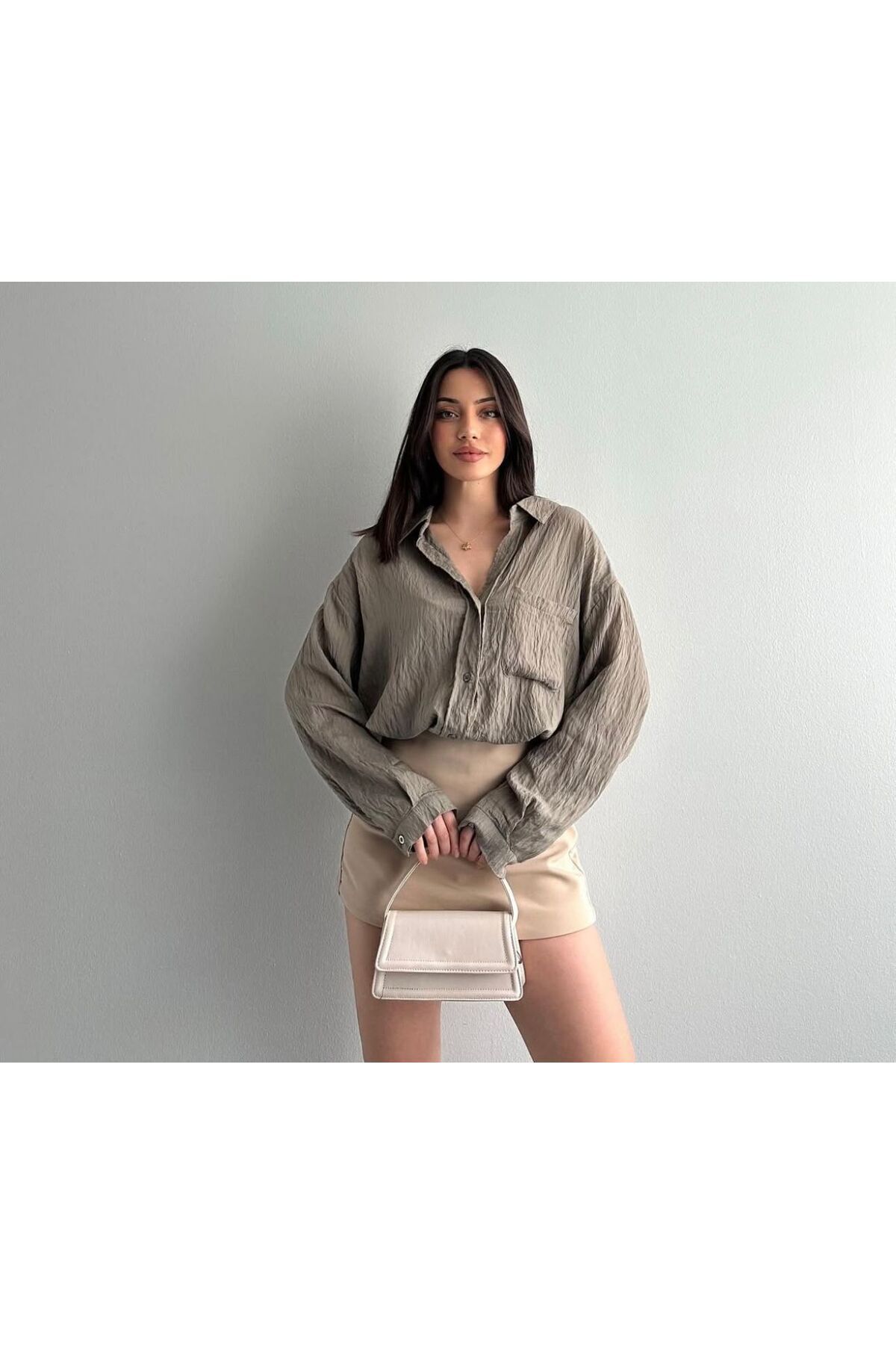 Butik CEPLİ OVERSİZE ARMURLU HAKİ GÖMLEK