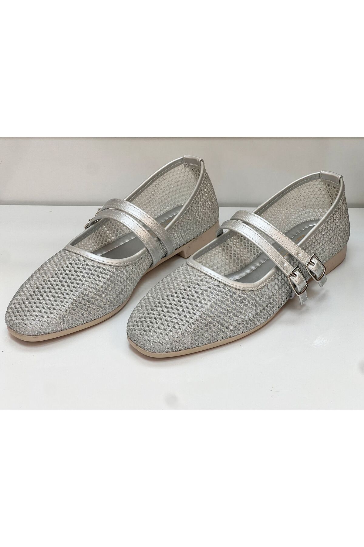 MRZ SHOES KADIN ÇİFT TOKA DETAYLI FİLELİ BABET