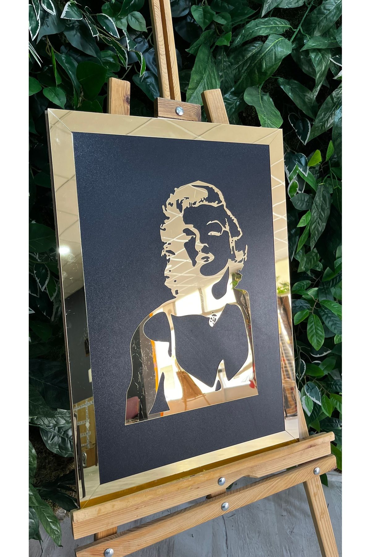 Numa Concept Marilyn Monroe Ahşap MDF üzeri Aynalı Gold Pleksi 42x60 Cm
