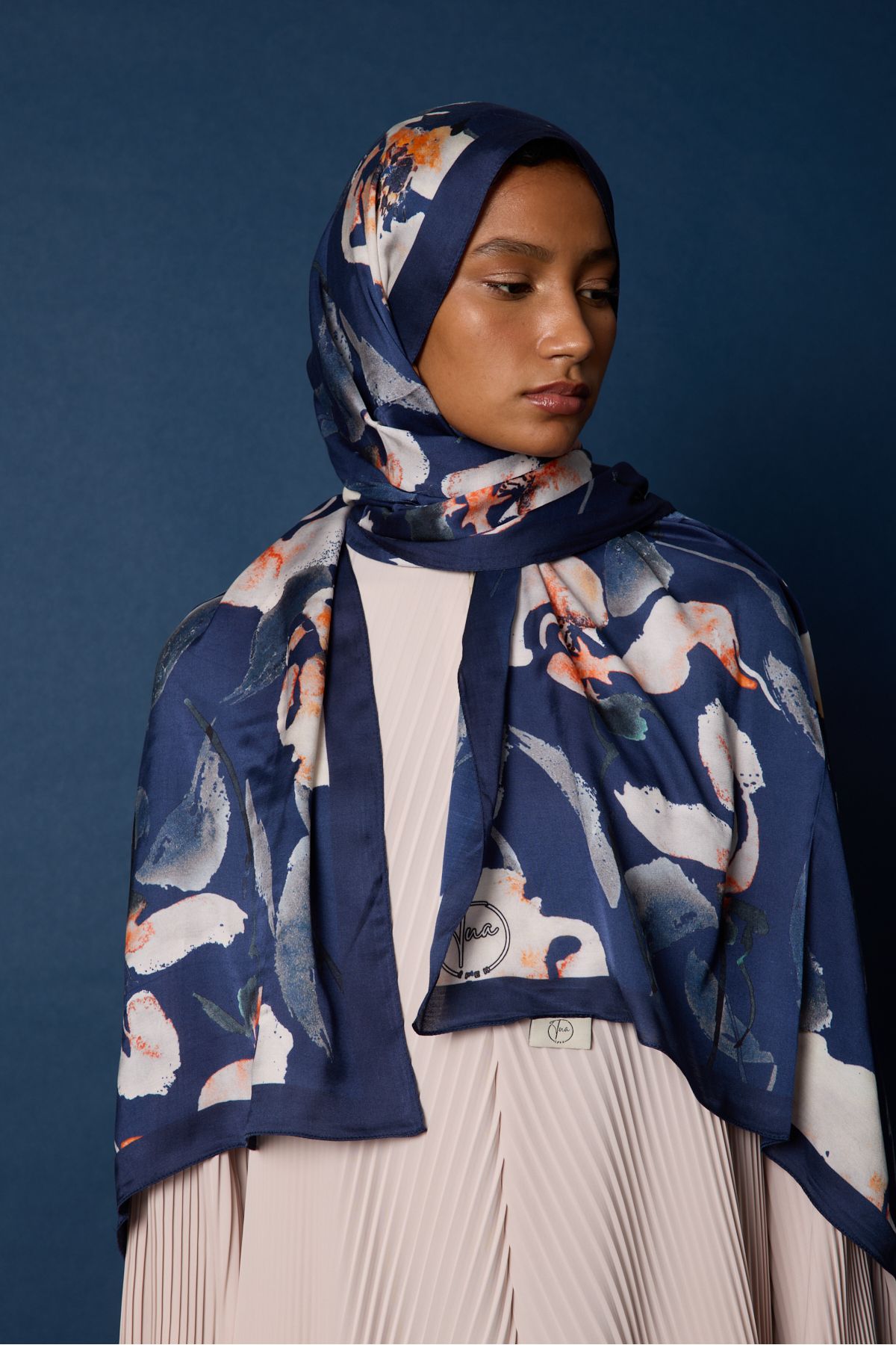TUA İPEK Organic Viscose İpeği İNCİRA ŞAL - FLoral Desenli