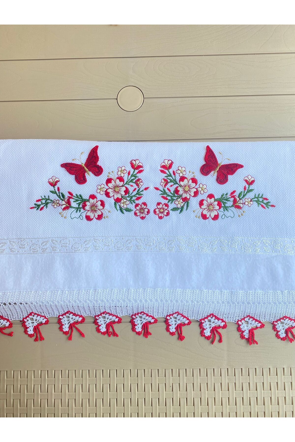 Peacock El İşi Güpürlü ve 3 Boyutlu Nakışlı El Havlusu