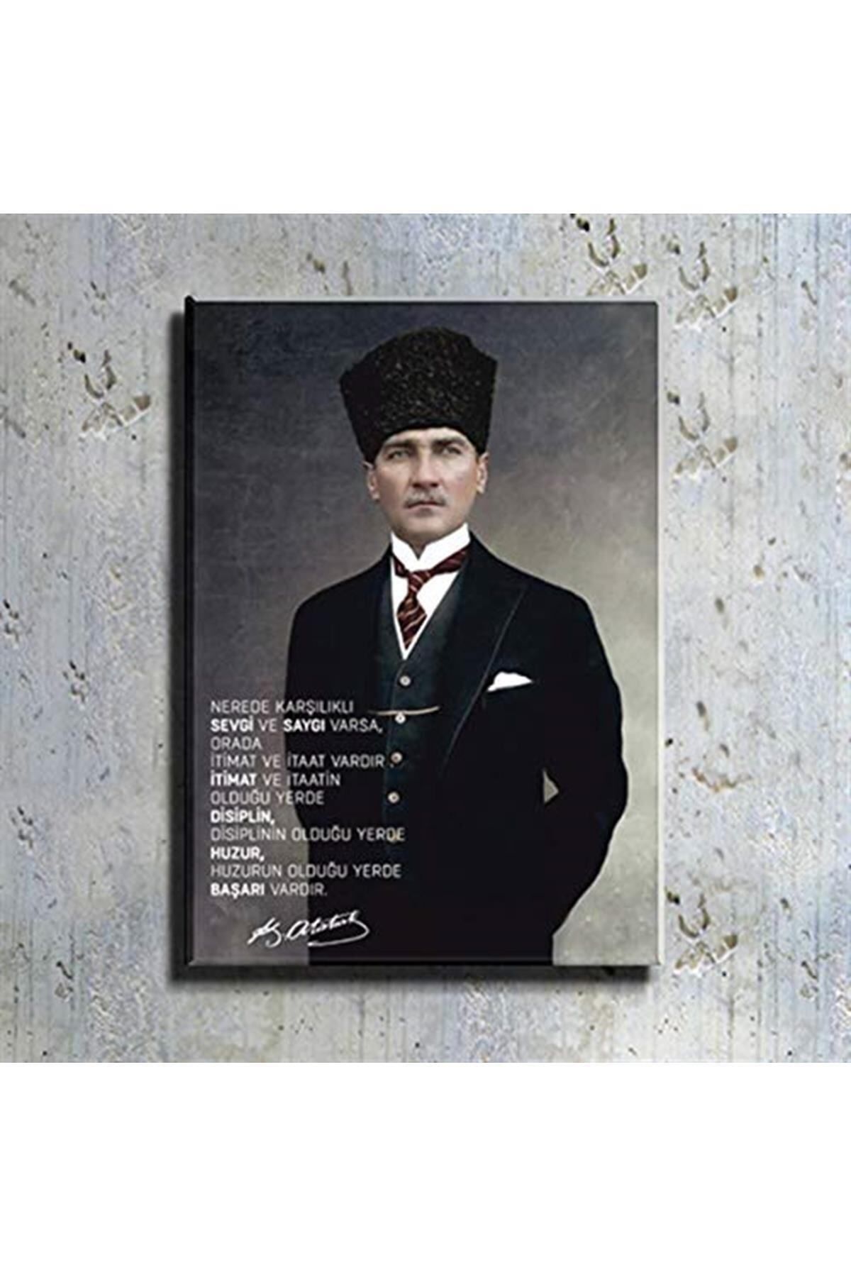 TOPTAN TÜRKİYE Atatürk Takım Elbiseli Portre Kanvas Tablo Tbl1194
